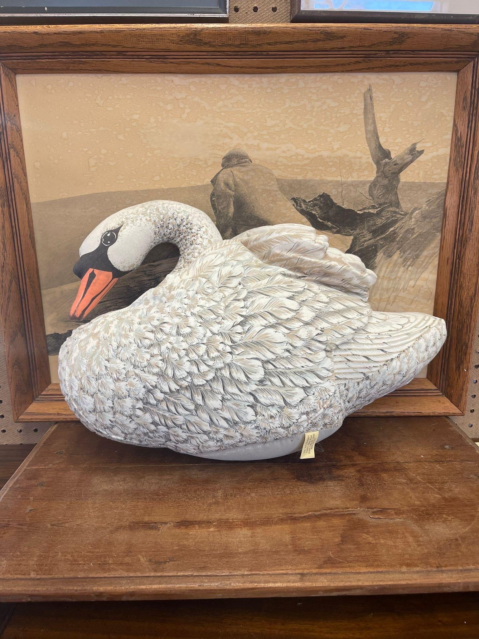 Vintage Pillow with Intricate Feather Design and Realistic Swan Imaging. Made by the Toys Works according to  the Tag. Vintage Condition Consistent with Age as Pictured.

Dimensions vv22 W ; 5 D ; 14 H