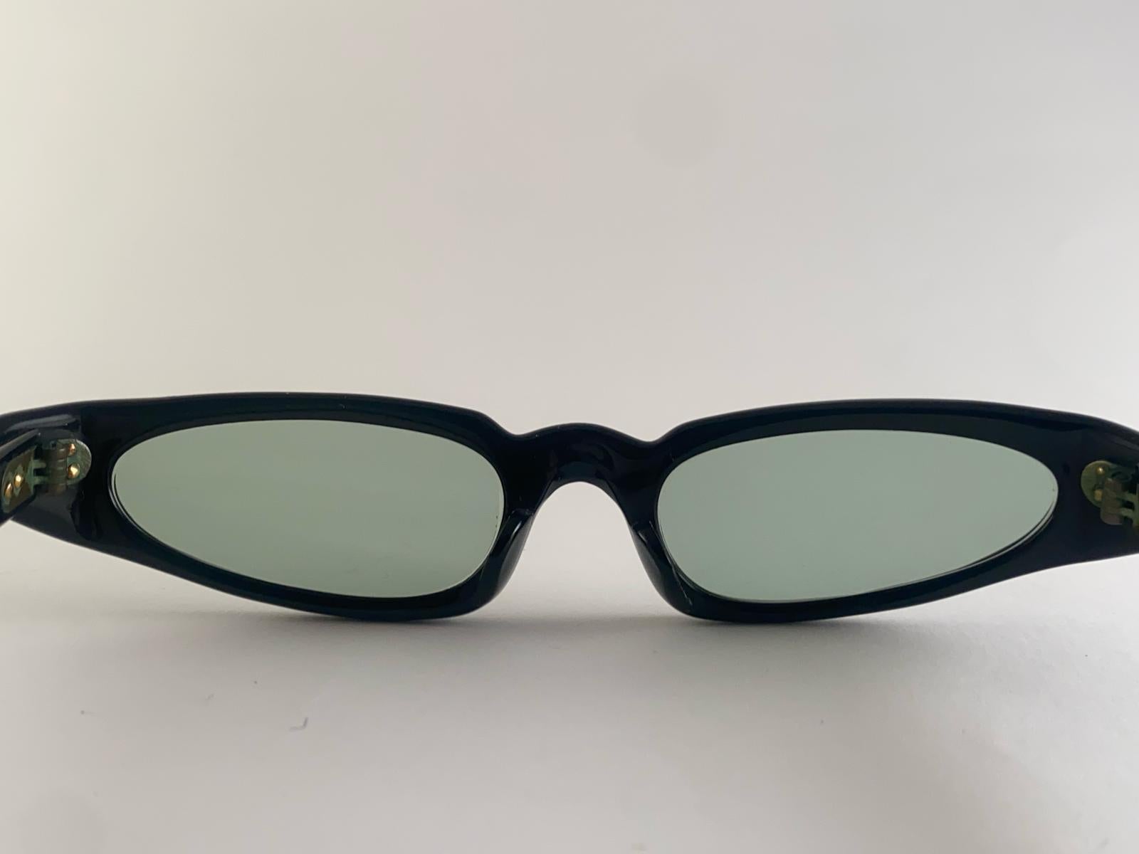 Lunettes de soleil vintage Swank 1960's Cat Eye Black Made In France Excellent état - En vente à Baleares, Baleares