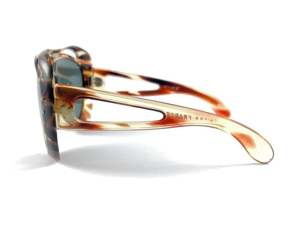 Vintage Swank Marbled Oversized Translucent  1970'S Sunglasses Made In France In New Condition For Sale In Baleares, Baleares