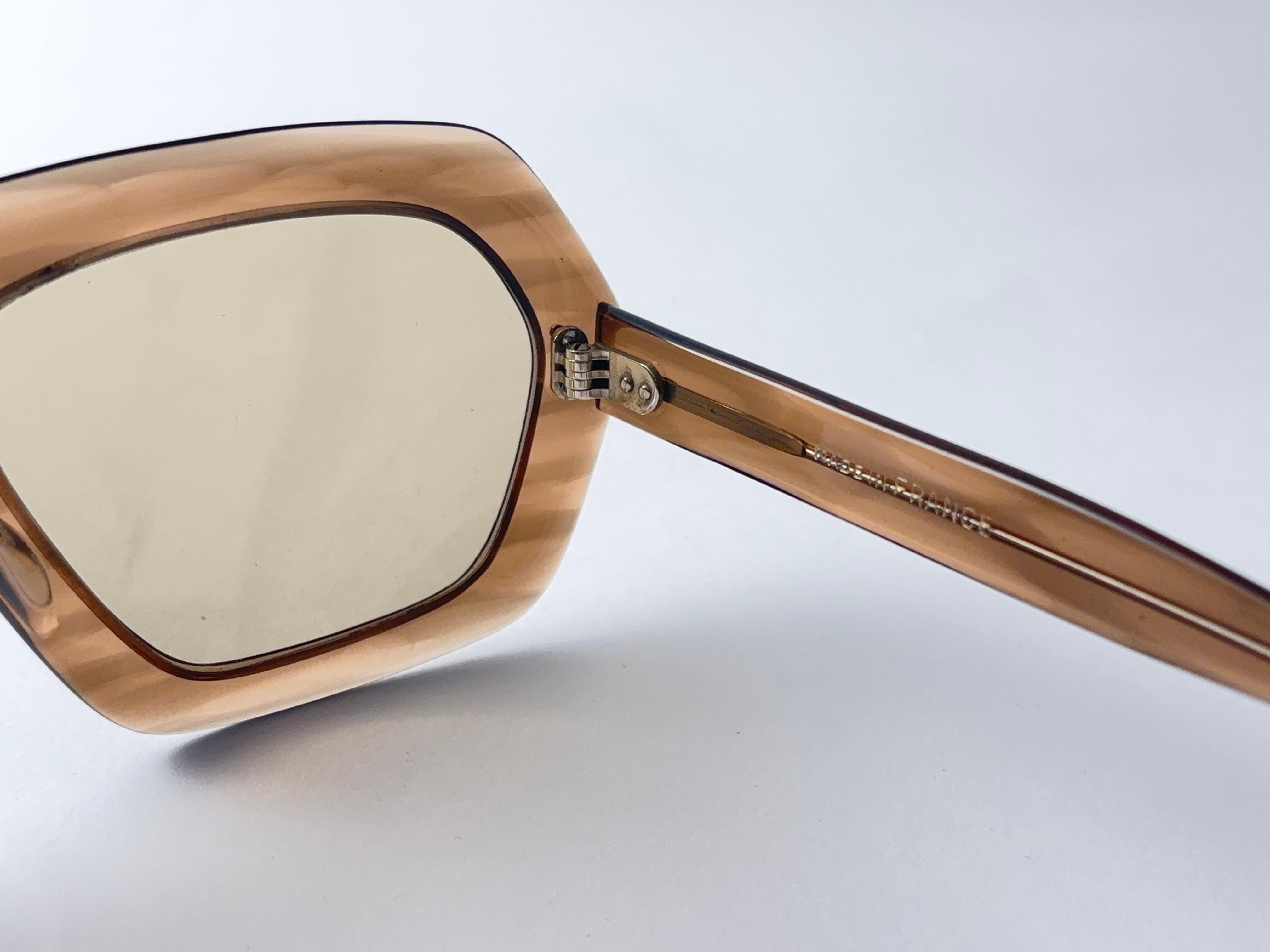 Femenino o masculino Vintage Swank Máscara Toffee Translúcida Años 70 Gafas de sol Made In France en venta