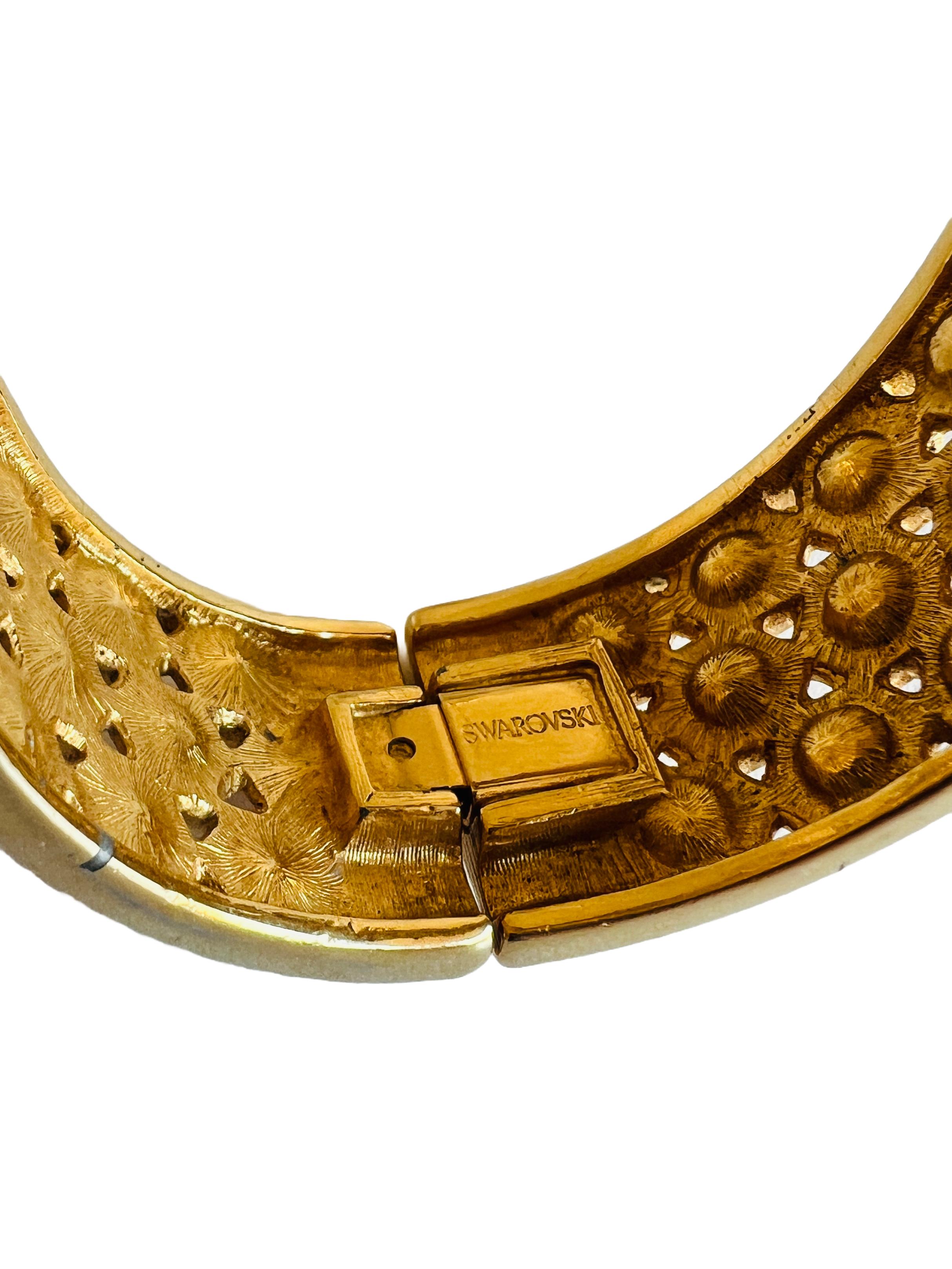 Breites Vintage-Armband mit Scharnier, Swarovski-Kristall und Strass Gold im Angebot 1