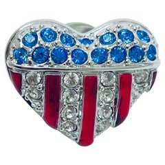 Vintage SWAROVSKI firmado logotipo cisne pequeño corazón tono plata cristales esmalte pin