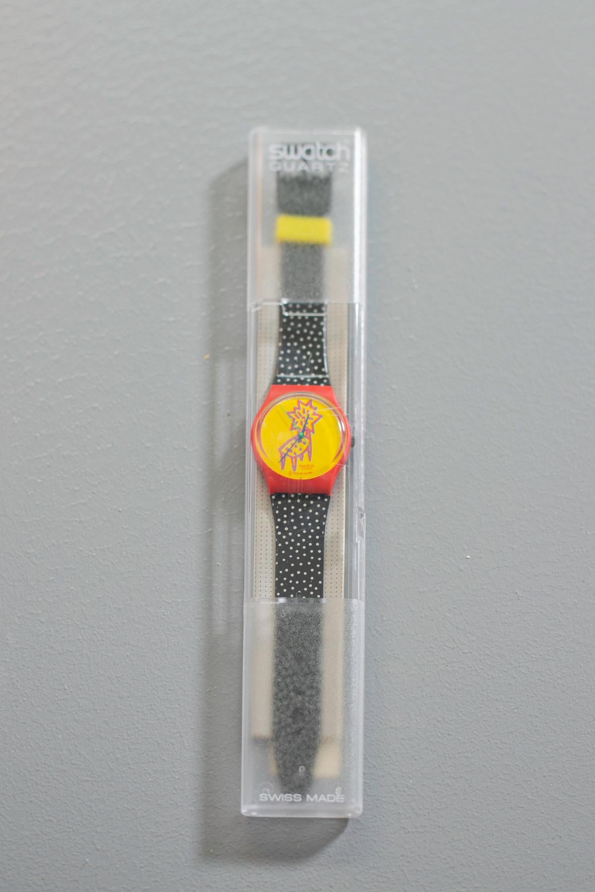 Schöne alte Swatch aus der 1993er Kollektion, entworfen von Jennifer Morla. Auf dem Armband befinden sich Punkte und auf dem Zifferblatt ist ein mit Punkten bedeckter Stuhl abgebildet, von dem diese extravagante und einzigartige Uhr ihren Namen hat.