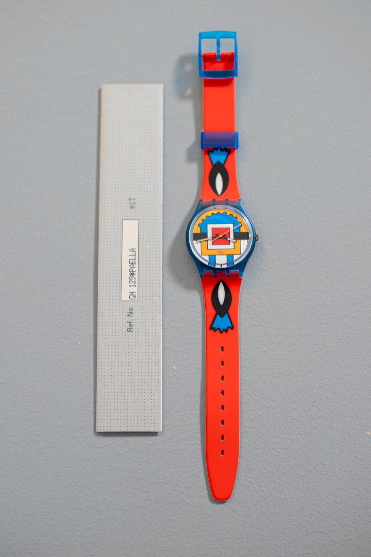 Sehr lebendige Vintage Swatch aus der Kollektion 1993, niedliche Designs und leuchtende Farben sind die Merkmale dieser sehr vielseitigen Uhr. Kombinierbar mit Jeans und sogar ein wenig sportlicher Kleidung, die Wahl liegt bei Ihnen.

MATERIAL des