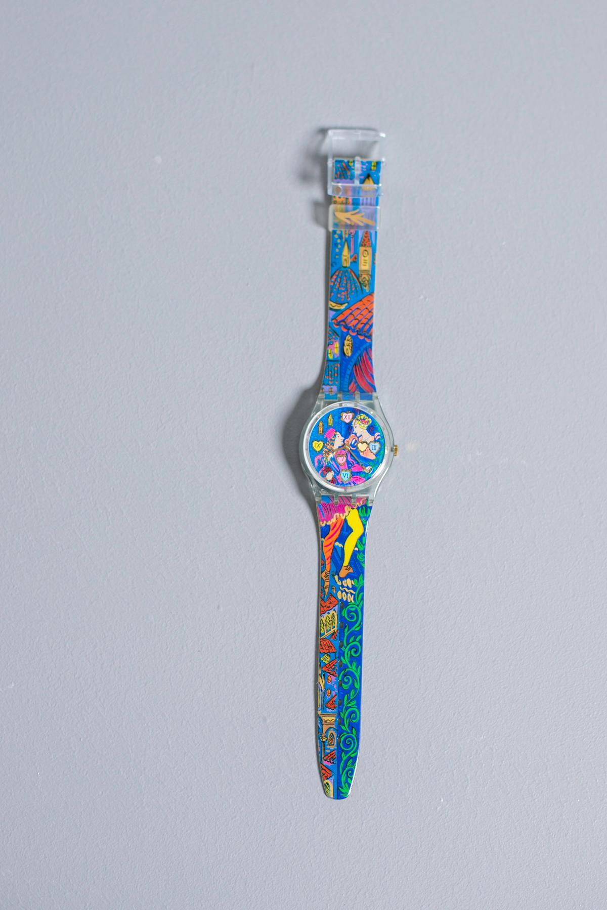 Vintage swatch dedicated to lovers of cult films, Romeo and Juliet, a dazzling and impossible love. On the strap you can see the roofs of the magnificent city of Verona, the place where the love story burned and tragically ended. Decorated with