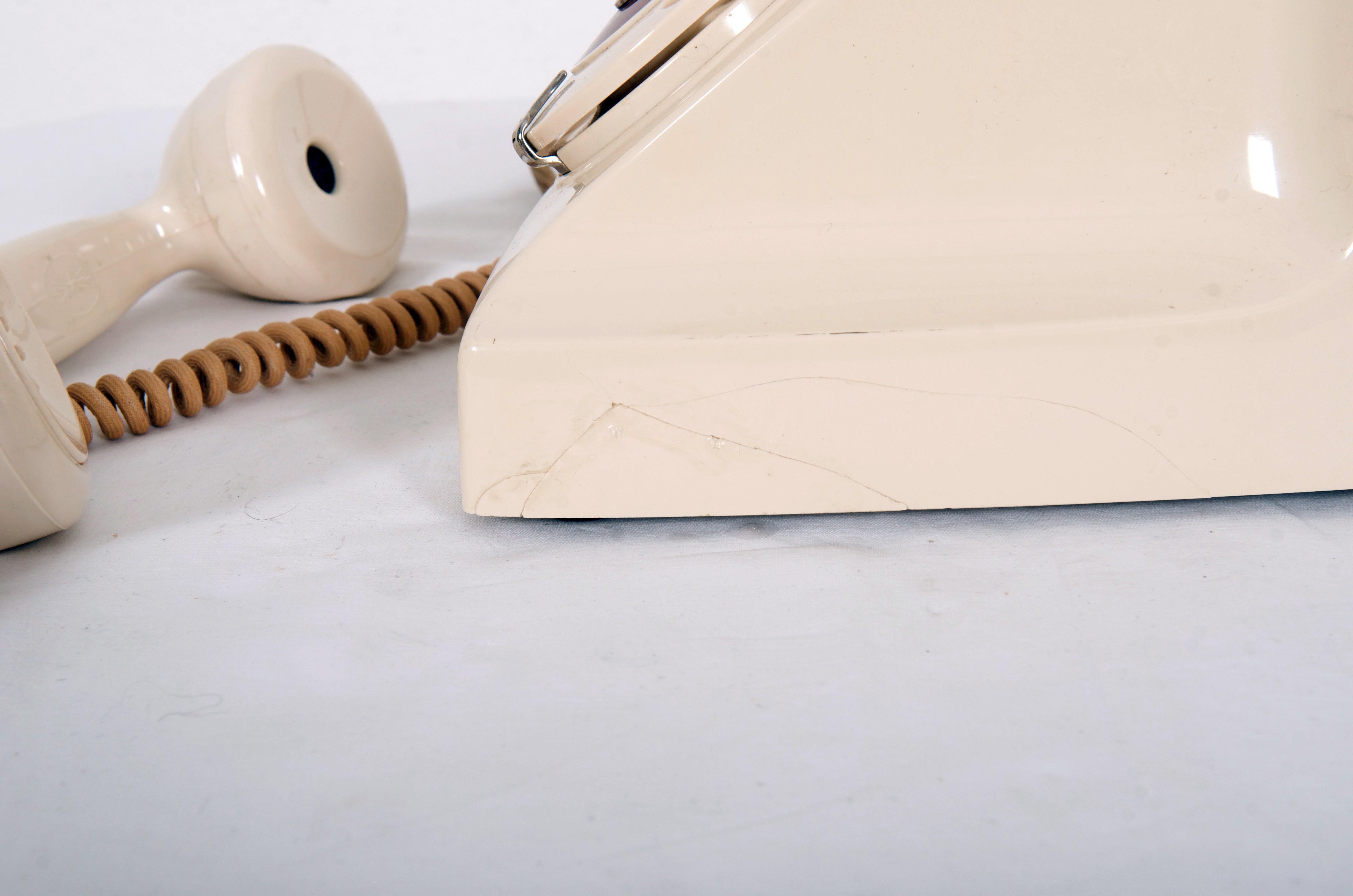 Schwedischer Beigefarbener Bakelit-Tisch Phone, Vintage im Angebot 4