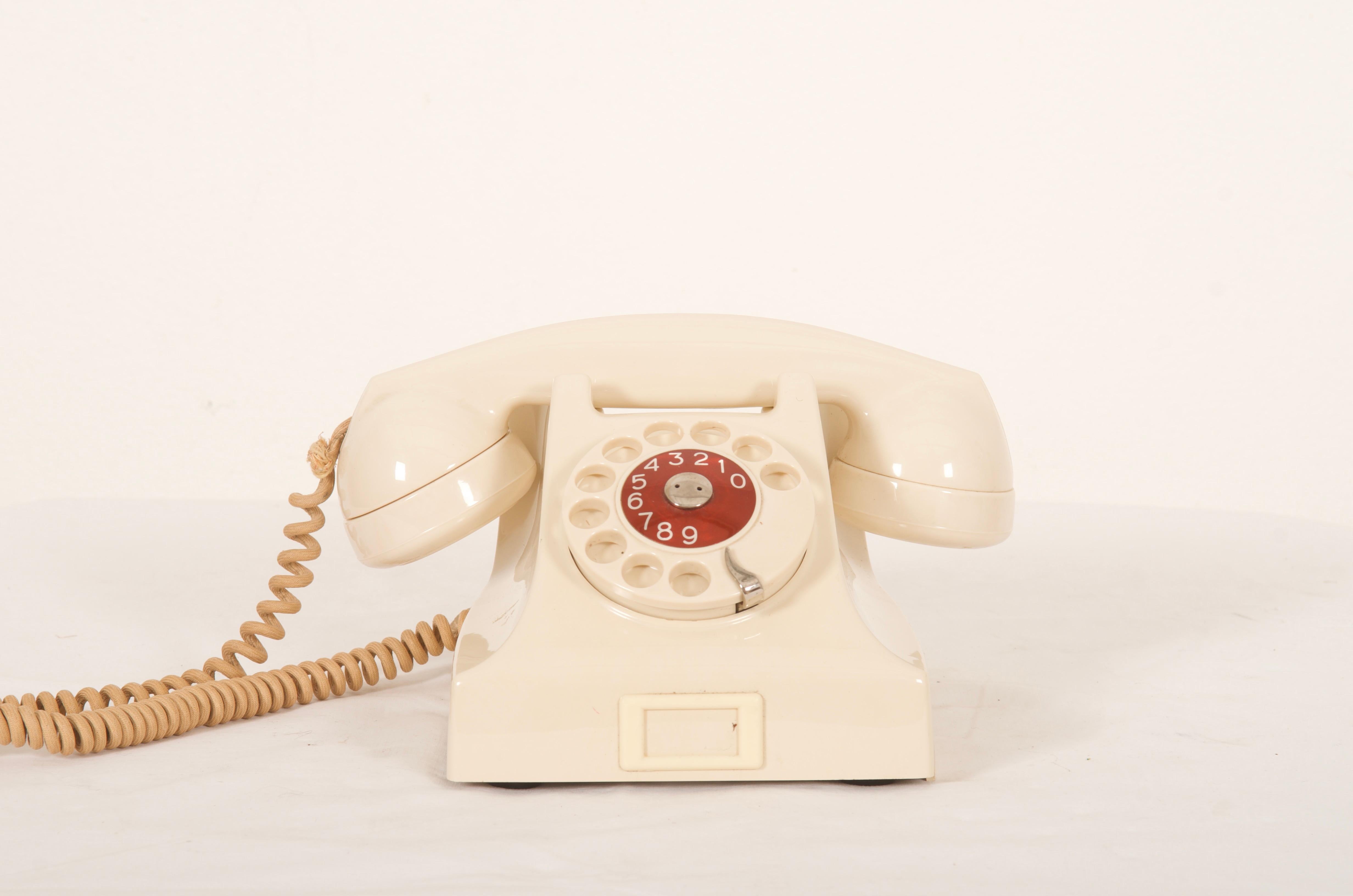Mid-Century Modern Phone suédois vintage de table en bakélite beige en vente