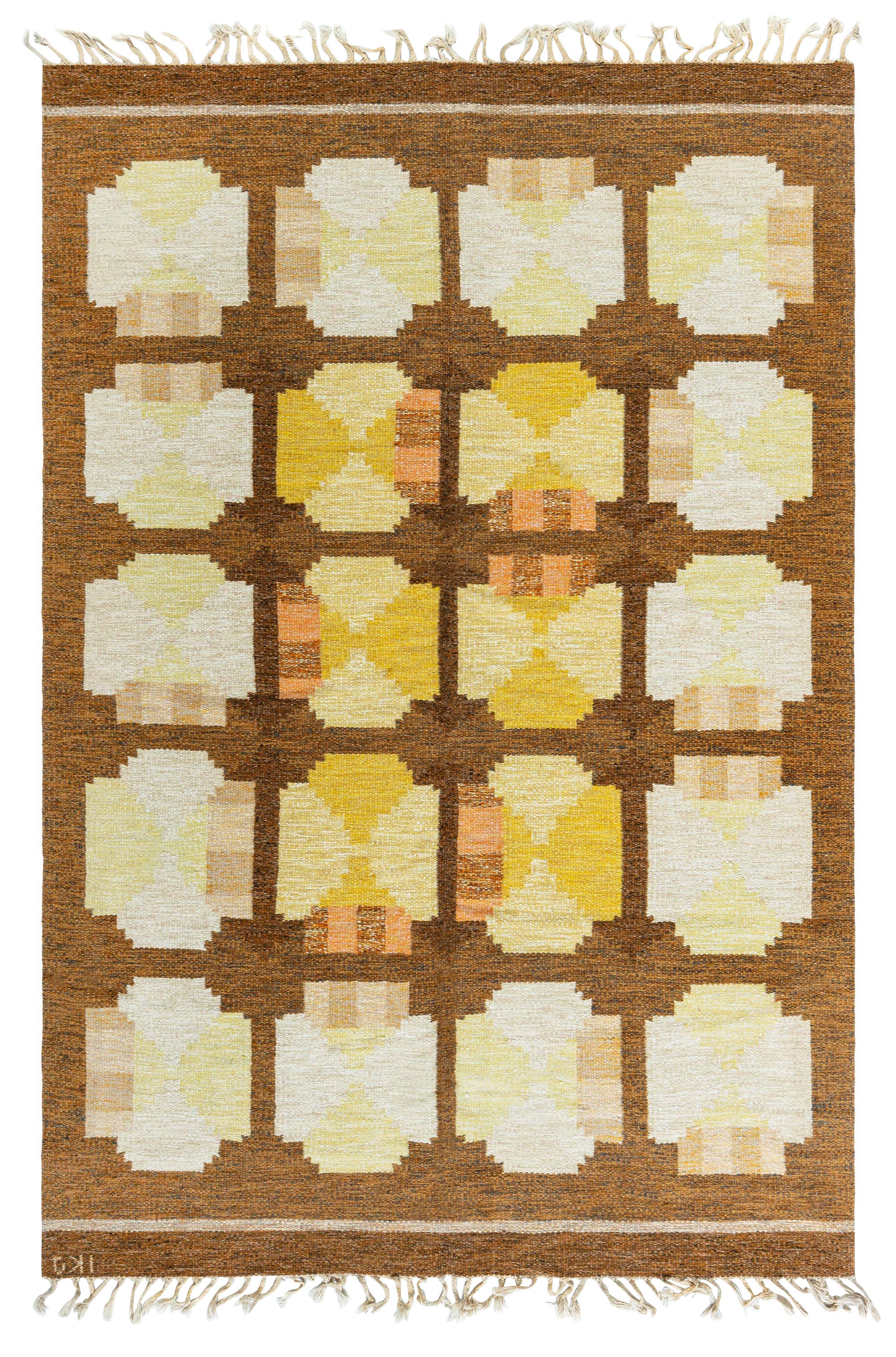Tappeto vintage svedese beige a trama piatta di Ingegerd Silow, firmato "IKS"