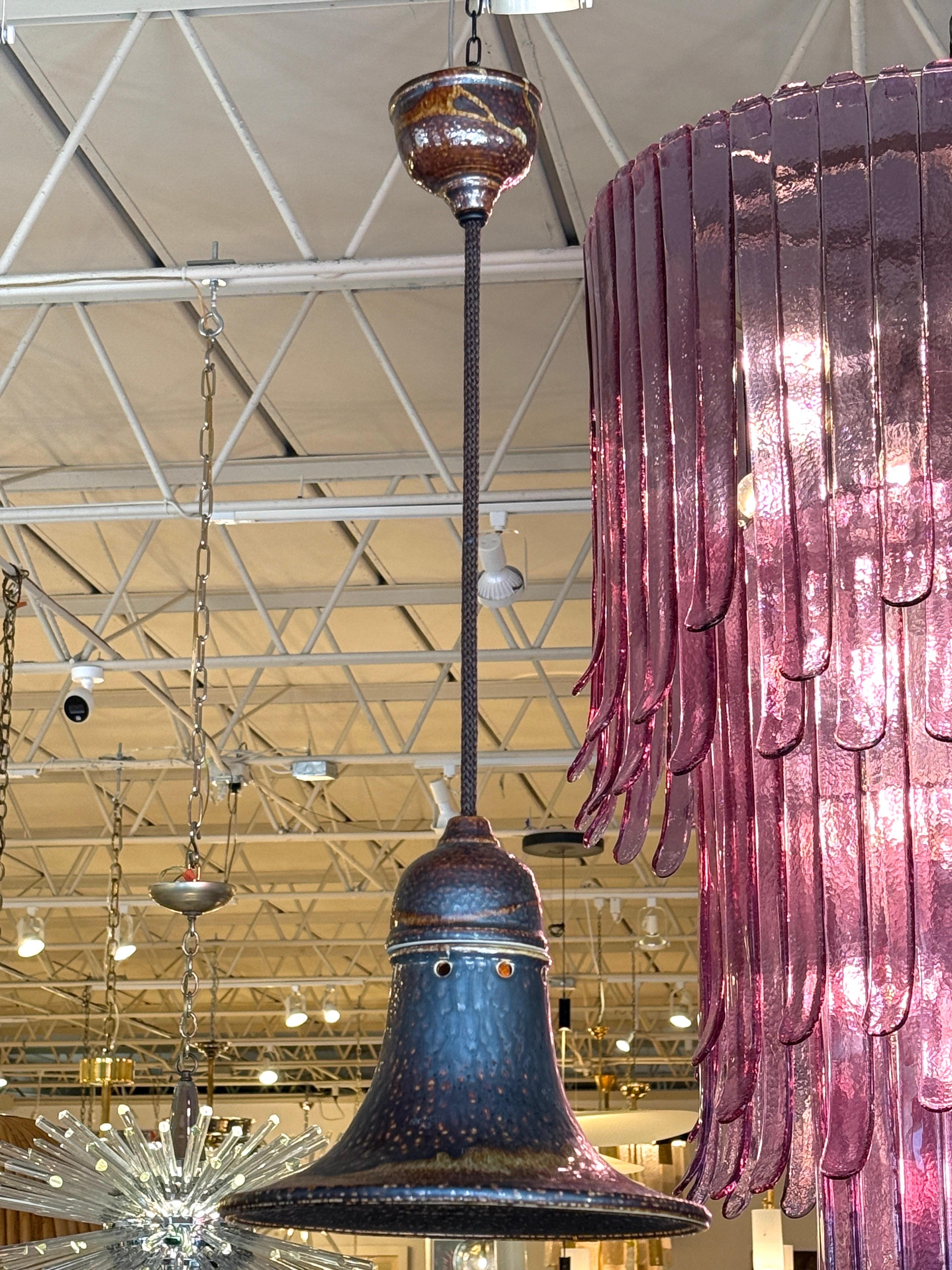 Lights pendantes suédoises en céramique en forme de cloche en vente 3