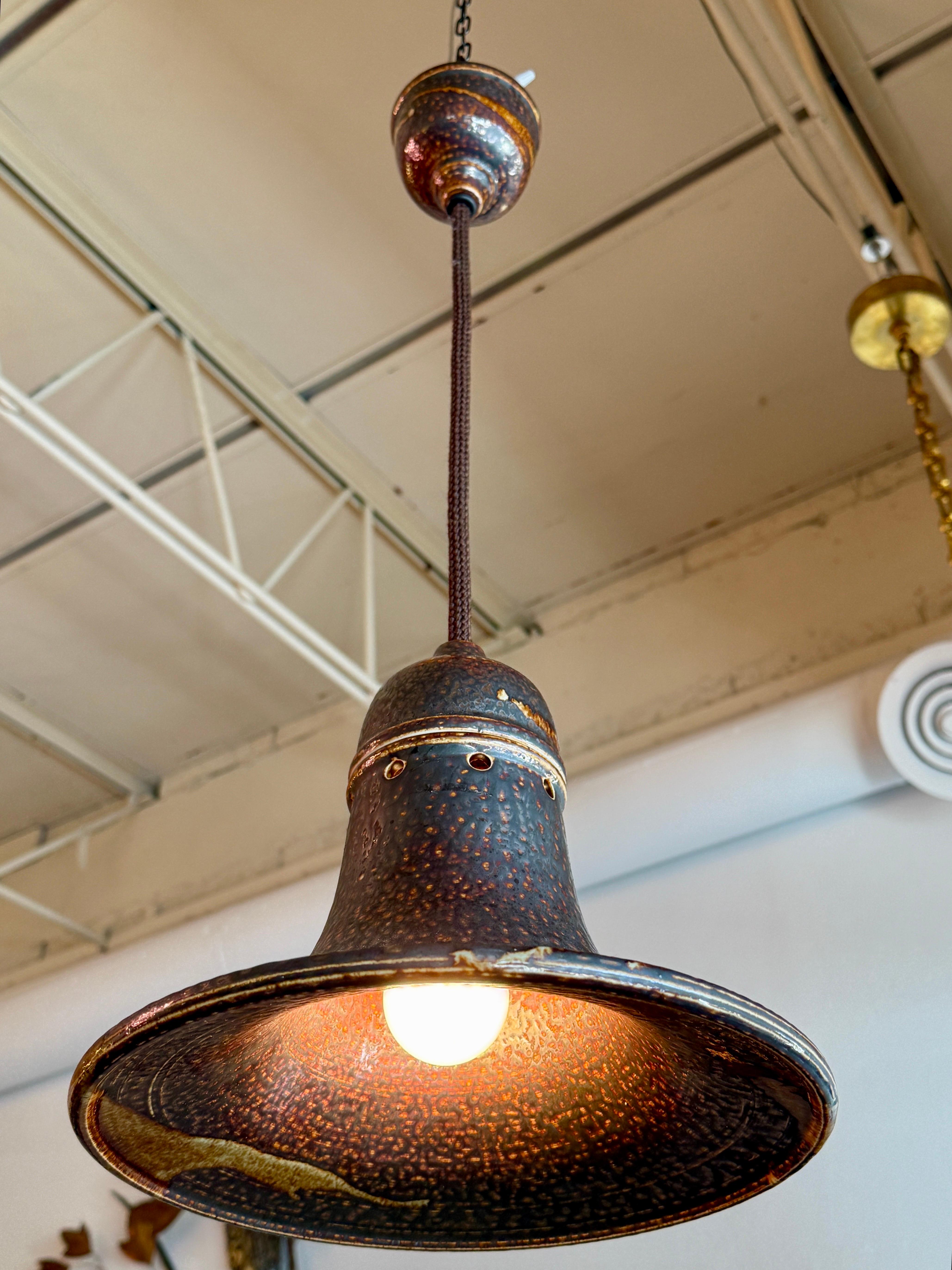 Lights pendantes suédoises en céramique en forme de cloche en vente 8