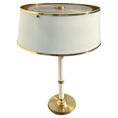 Lámpara de mesa sueca vintage Borens en latón y blanco