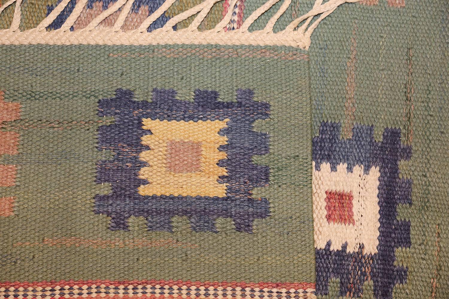 Vintage Swedish Carpet by Marta Maas-Fjetterström. Size: 5 ft 7 in x 8 ft 4 in In Excellent Condition In New York, NY