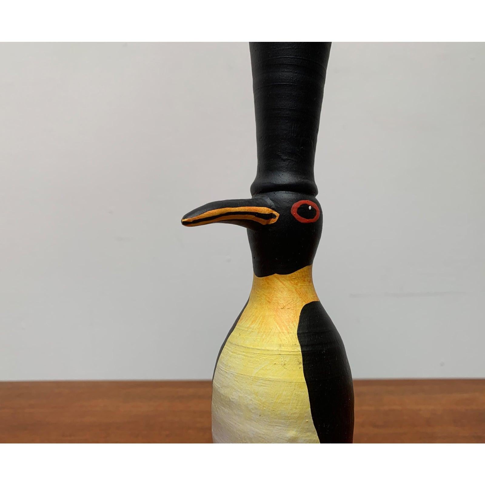Vintage Swedish Ceramic Penguin Candle Holder von Eva Strömberg für Medevi, in sehr gutem Zustand. Entworfen 1970 bis 1979 Dieses Stück hat eine Zuordnungsmarke.

Zusätzliche Informationen:
MATERIALIEN: Keramik
Herkunftsland: Schweden
Farbe: