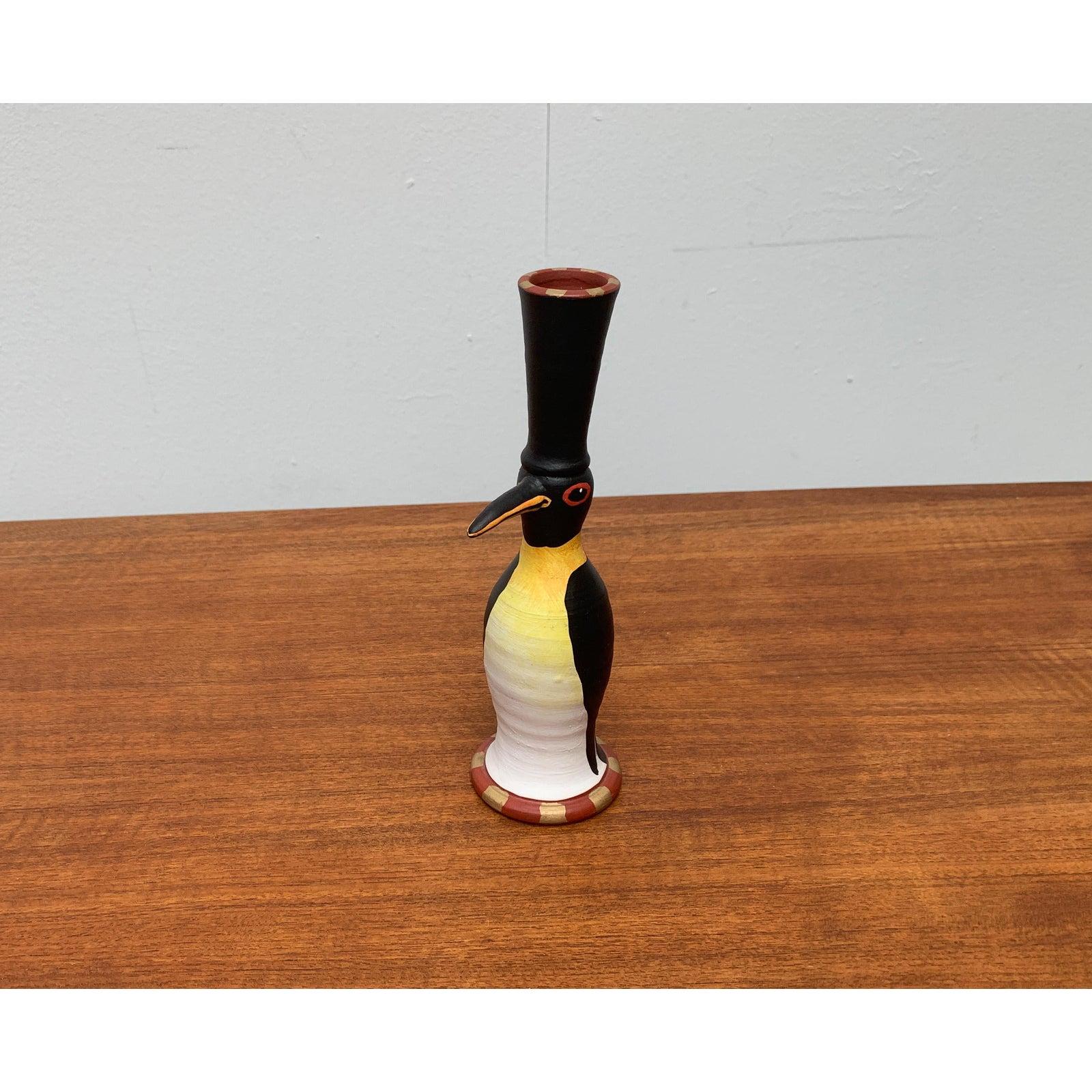 Schwedischer Pinguin-Kerzenständer aus Keramik von Eva Strömberg für Medevi, 1970er Jahre (20. Jahrhundert) im Angebot