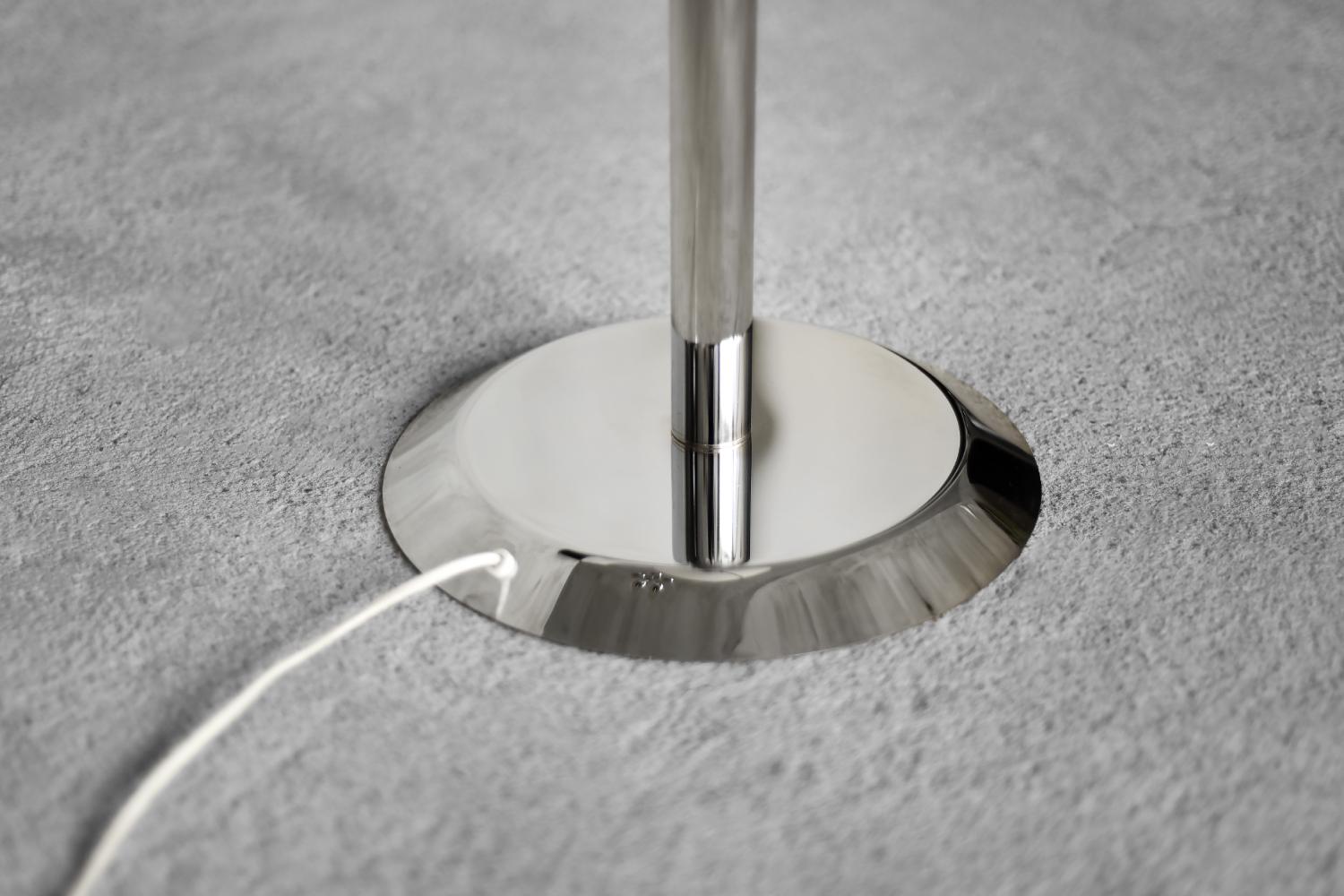 Fin du 20e siècle Vintage Swedish Chrome and White Acrylic Floor Lamp from Nybro Armaturfabrik en vente