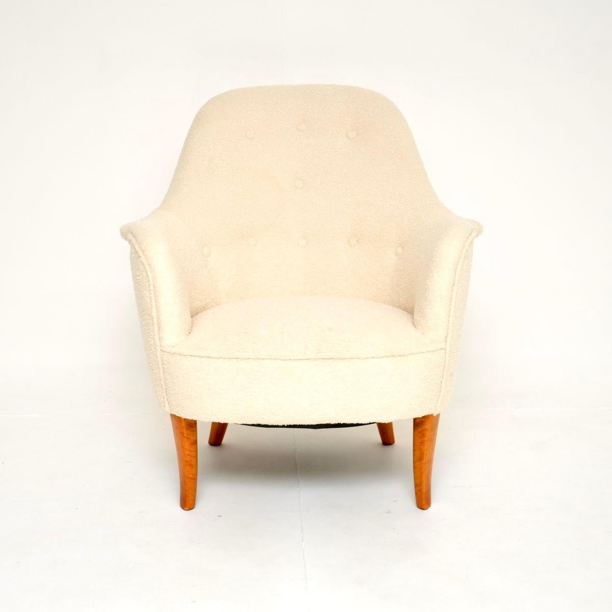 Un elegante e icónico sillón sueco vintage Cirkus de Carl Malmsten. Se fabricó en Suecia, data aproximadamente de la década de 1960.

Se trata de un modelo muy raro, es de una calidad excepcional y resulta extremadamente cómodo. Es robusto y ofrece