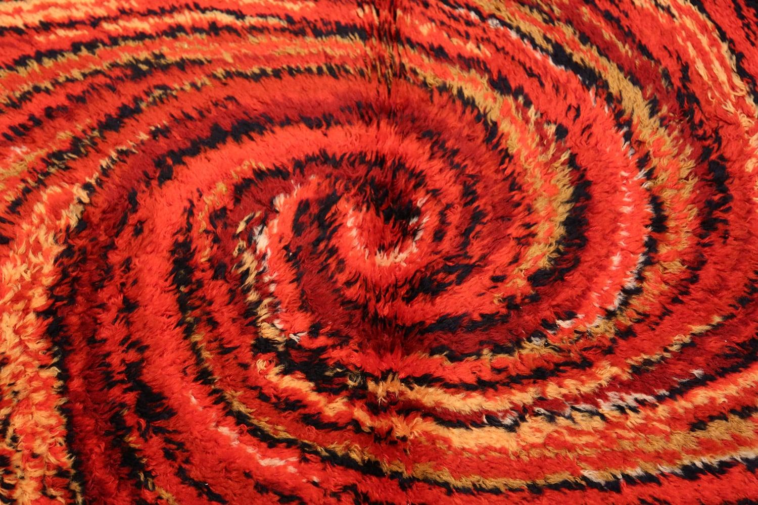 Tappeto Vintage Swedish Deco, Origine: Tappeti scandinavi, Circa: Parte centrale del XX secolo - Dimensioni: 2 ft 3 in x 4 ft 3 in (0.69 m x 1.3 m)

