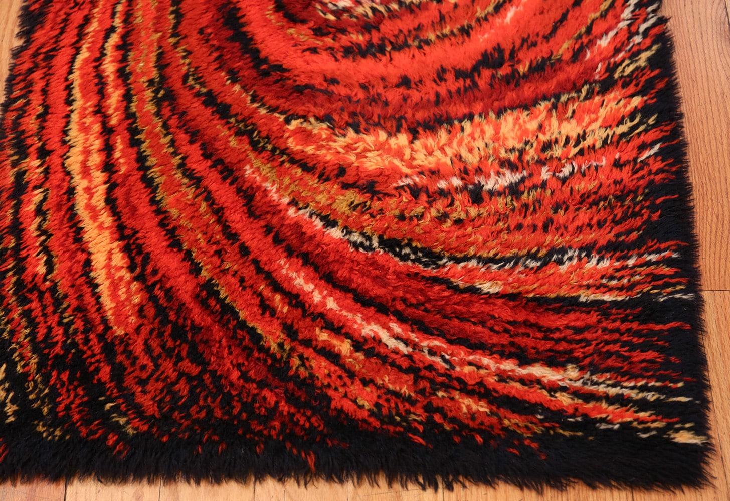 Tappeto vintage Swedish Deco. Dimensioni: 2 ft 3 in x 4 ft 3 in In condizioni ottime in vendita a New York, NY