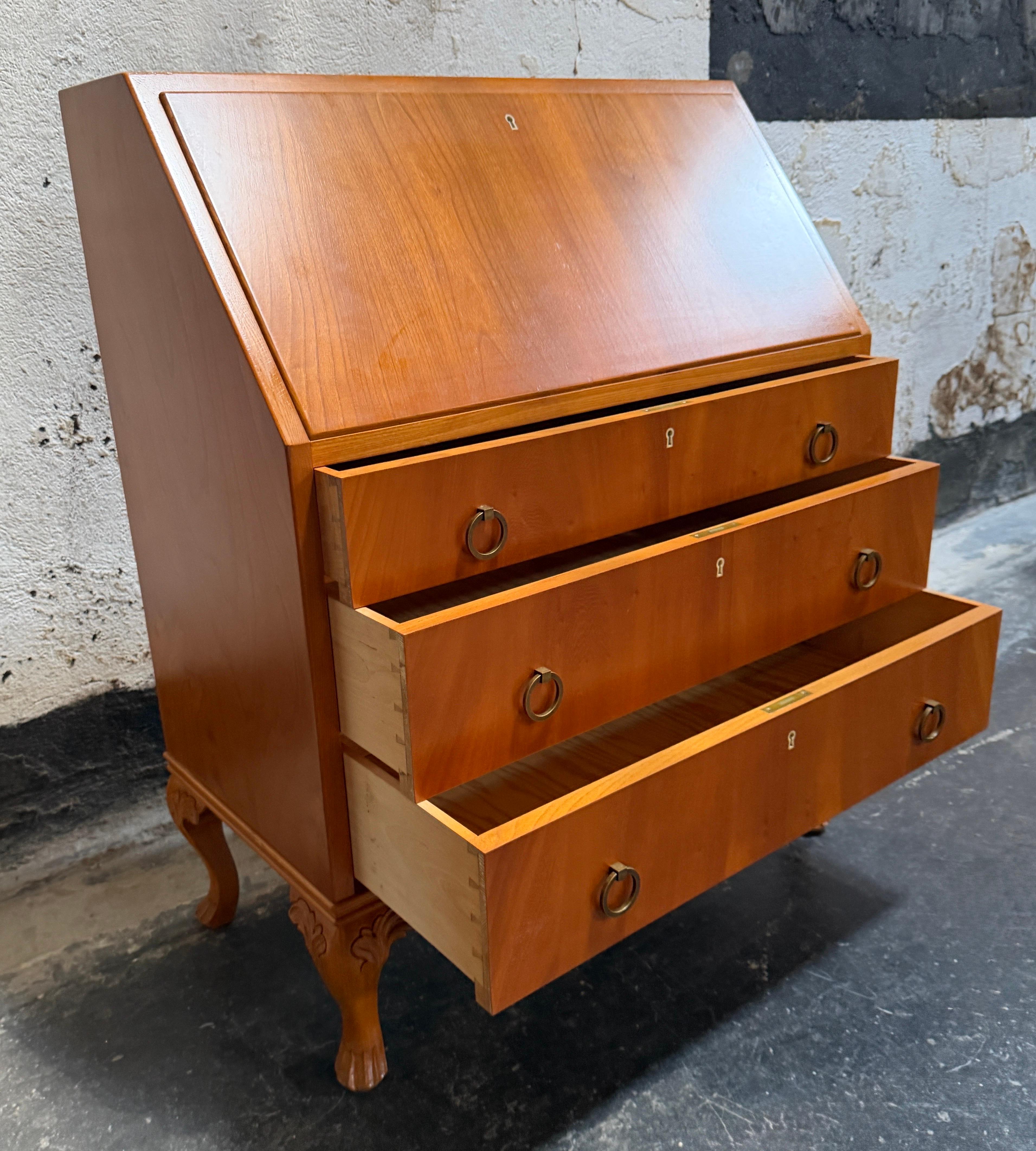 Scrivania svedese d'epoca con secretaire a goccia, 1950 ca. in vendita 4