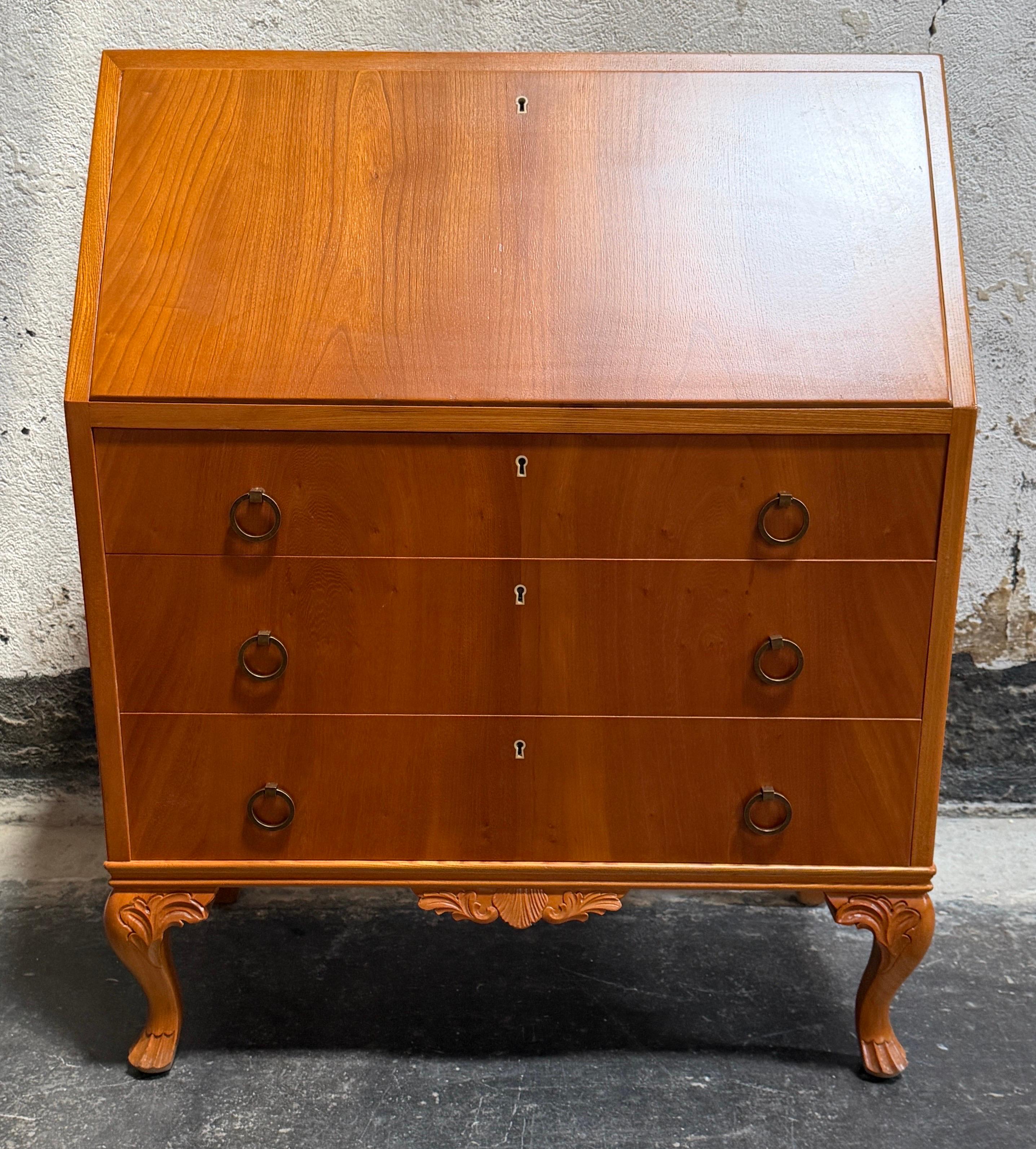 Scrivania svedese d'epoca con secretaire a goccia, 1950 ca. in vendita 7