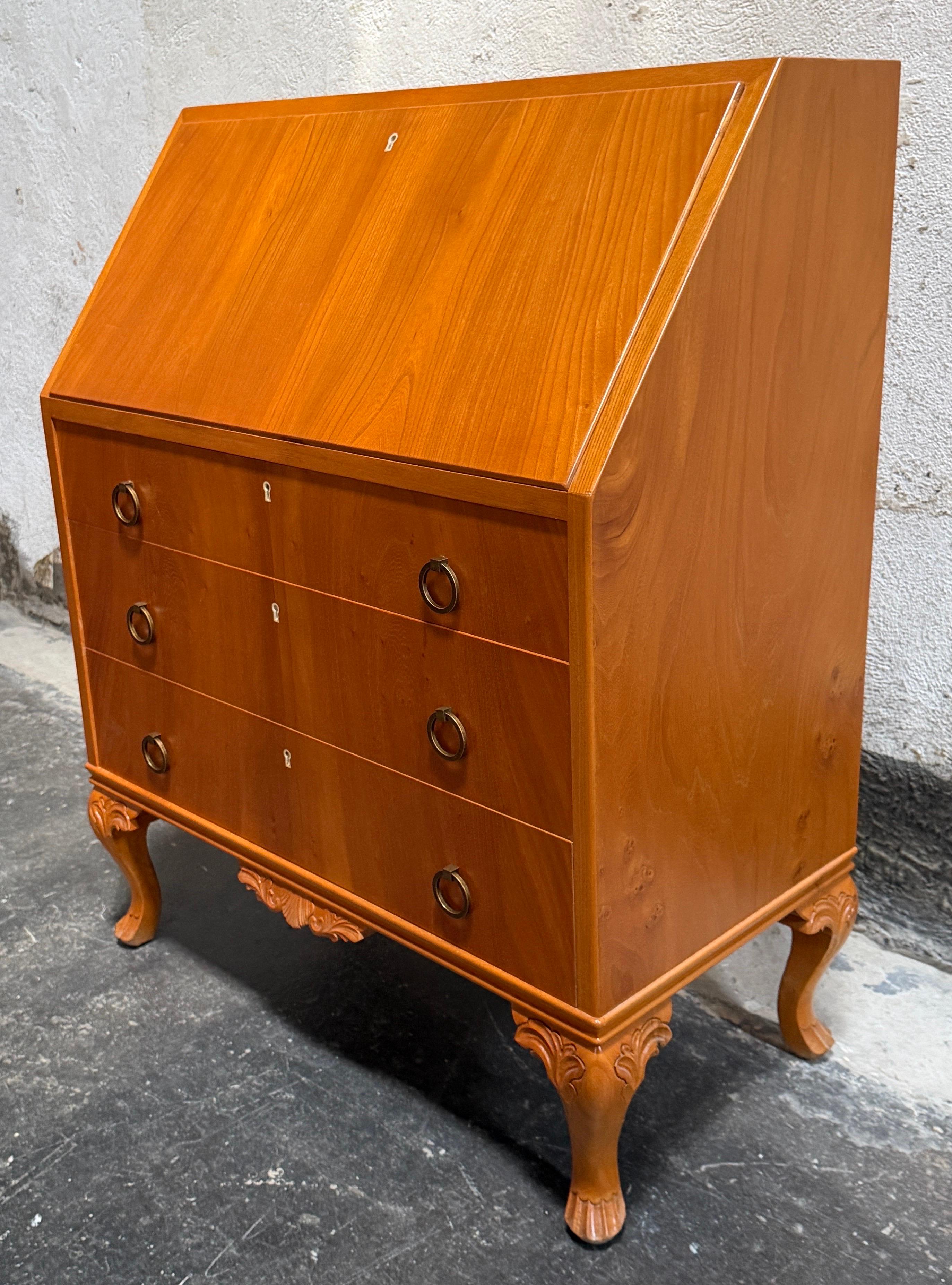 Scrivania svedese d'epoca con secretaire a goccia, 1950 ca. In condizioni buone in vendita a Atlanta, GA