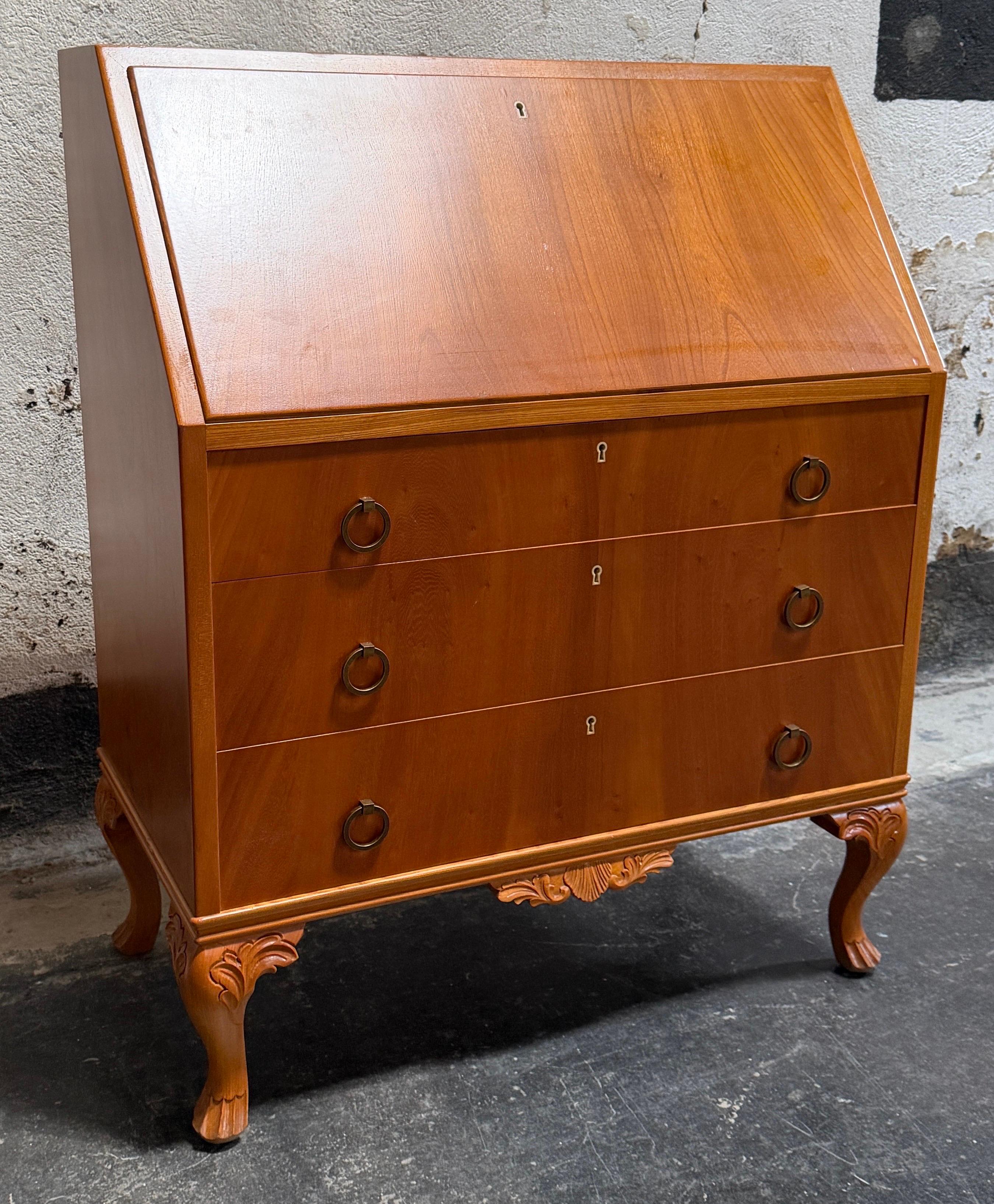 XX secolo Scrivania svedese d'epoca con secretaire a goccia, 1950 ca. in vendita