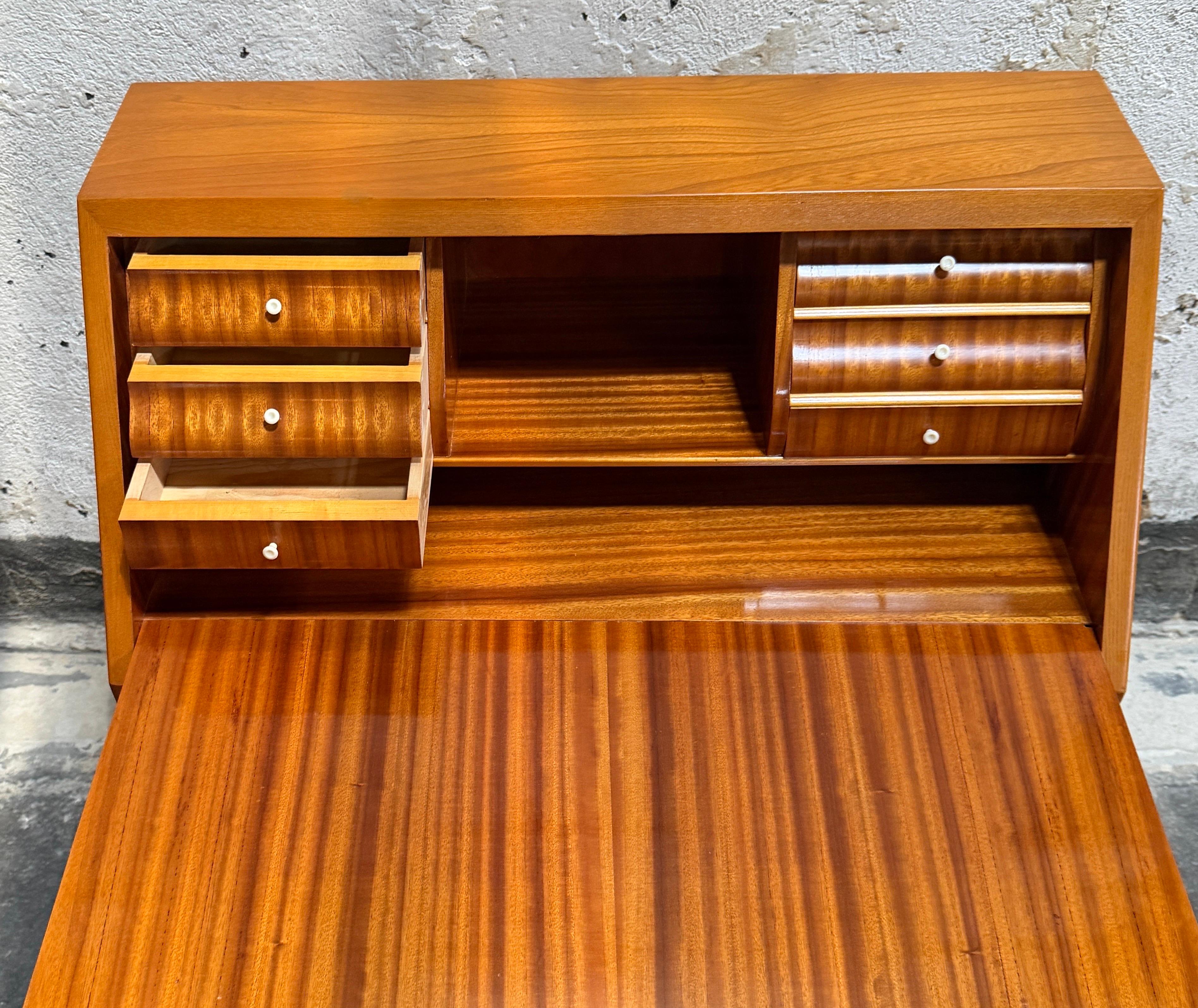 Betulla Scrivania svedese d'epoca con secretaire a goccia, 1950 ca. in vendita