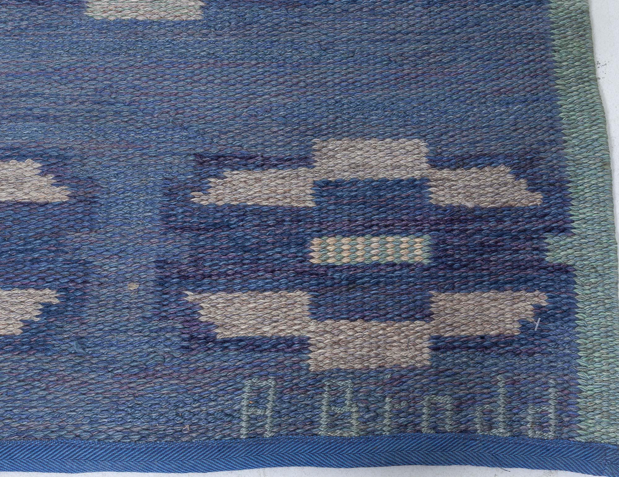 Vintage Swedish Flat Weave Rug by A Bindd In Good Condition For Sale In New York, NY