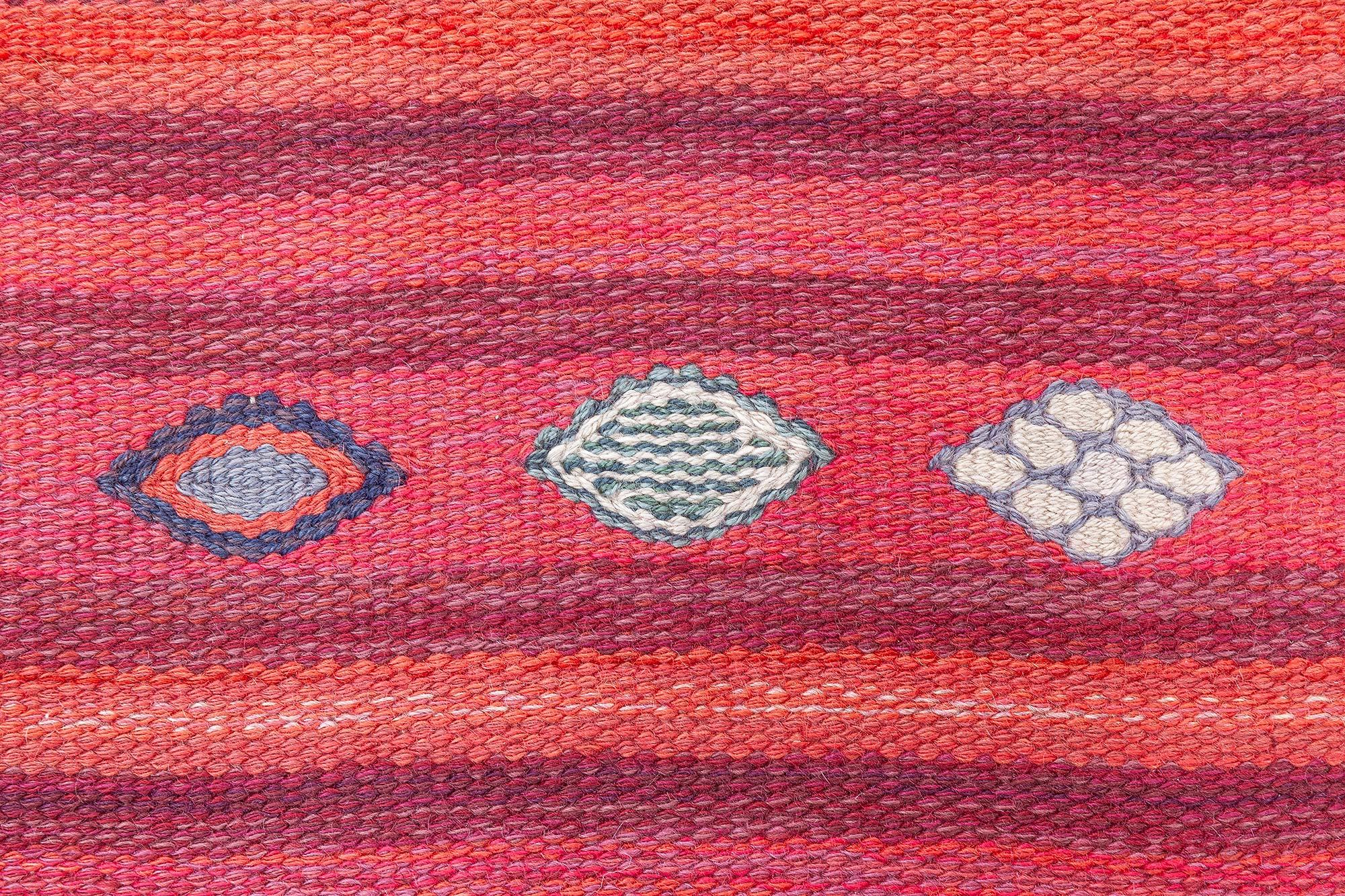 Vintage Swedish Flat Weave Rug by Barbro Nilsson, Signed MMF at Doris Leslie Blau
Taille : 6'8