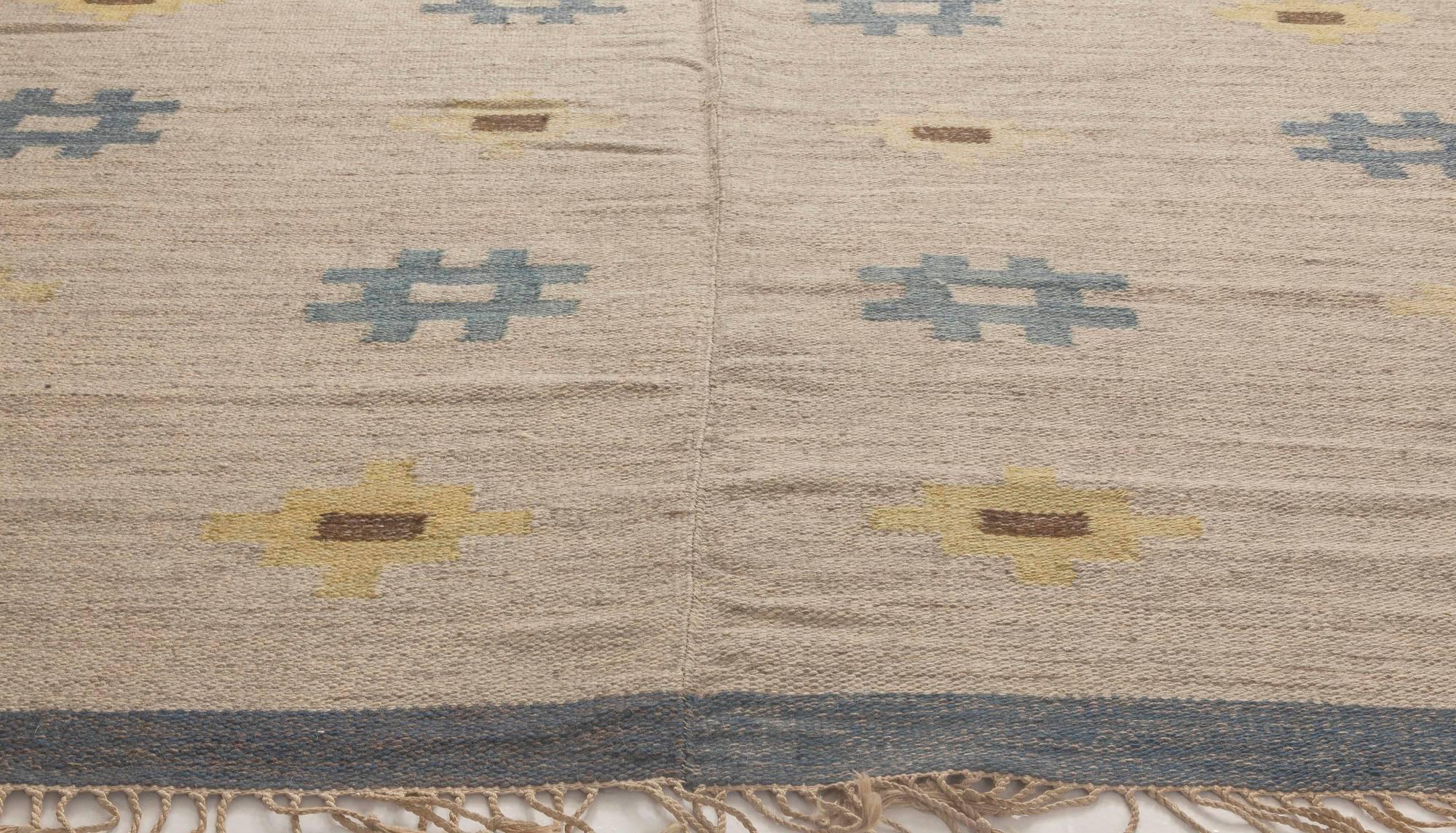 Vintage Swedish Flat-Weave Rug In Good Condition In New York, NY