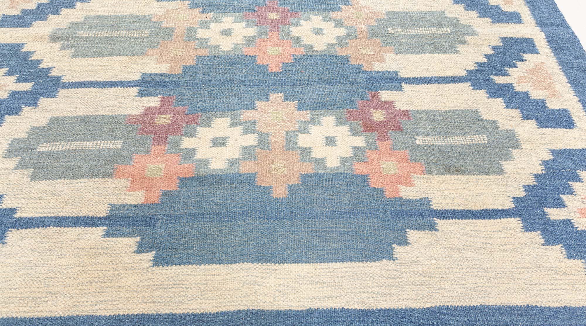 Vintage Swedish Flat Weave Rug In Good Condition In New York, NY