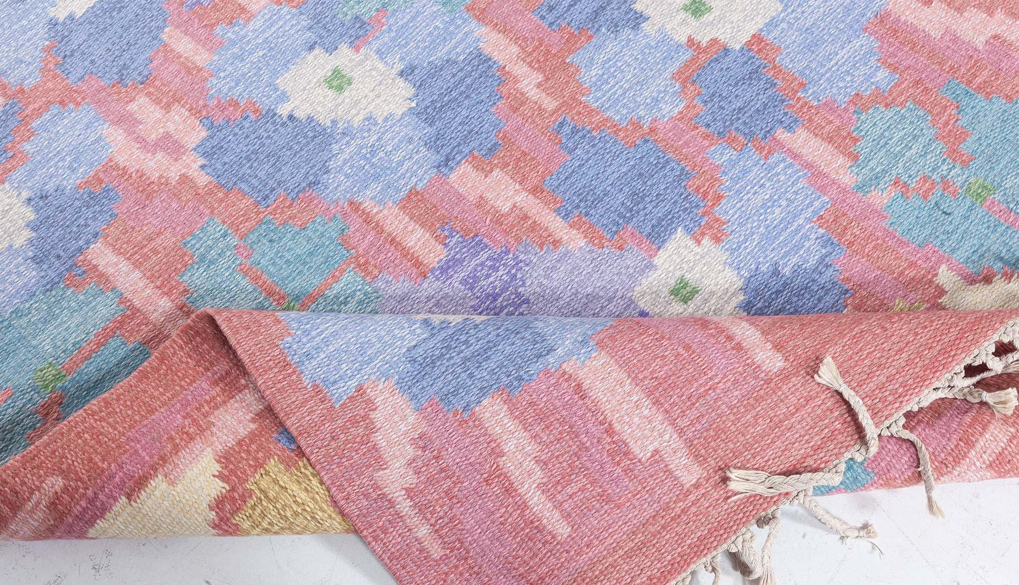 Alfombra sueca vintage de tejido plano con diseño floral siglo XX en venta