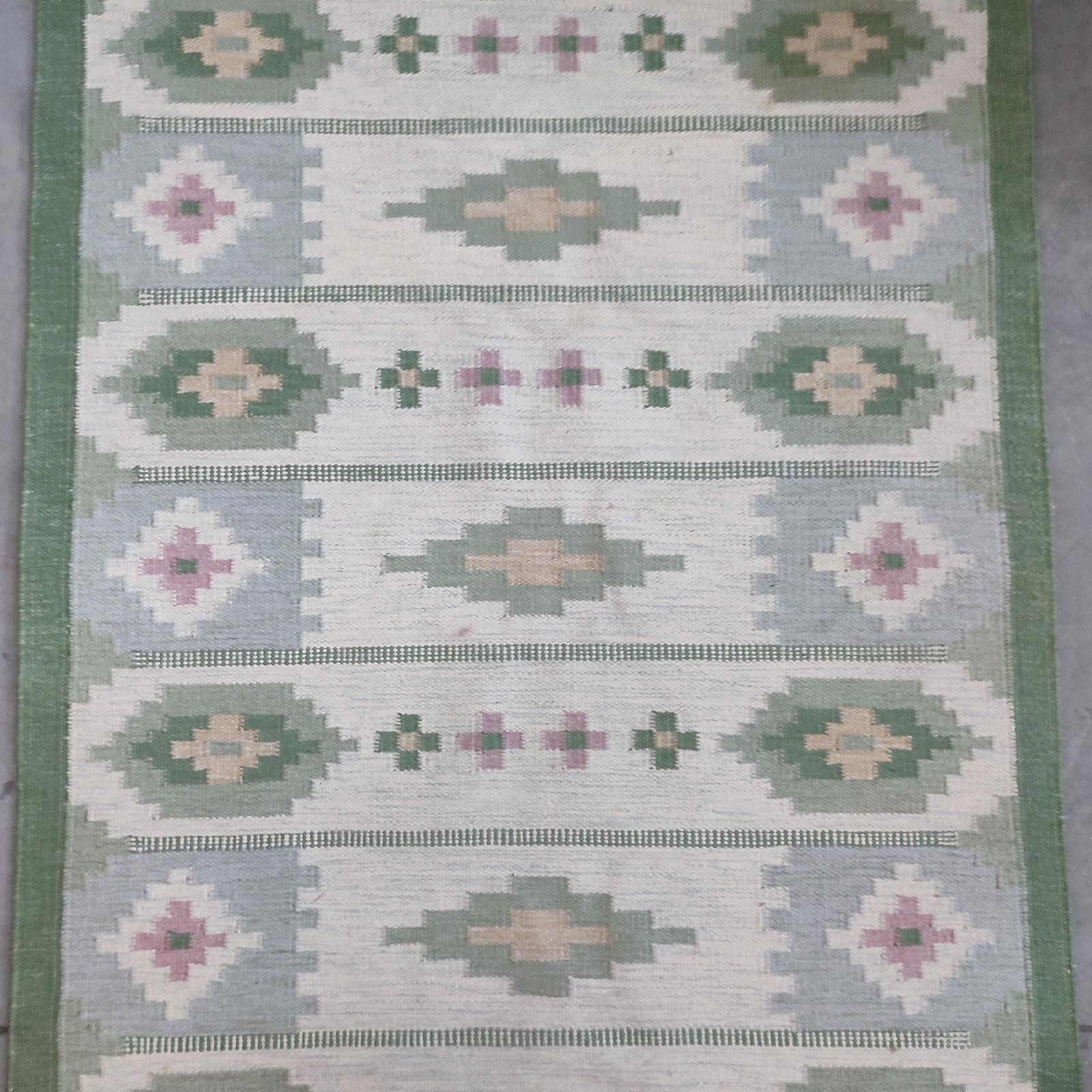 Hand-Woven Vintage Swedish Flat-Weave Rug Kilim Rölakan Geometric Design in Shades of Green For Sale