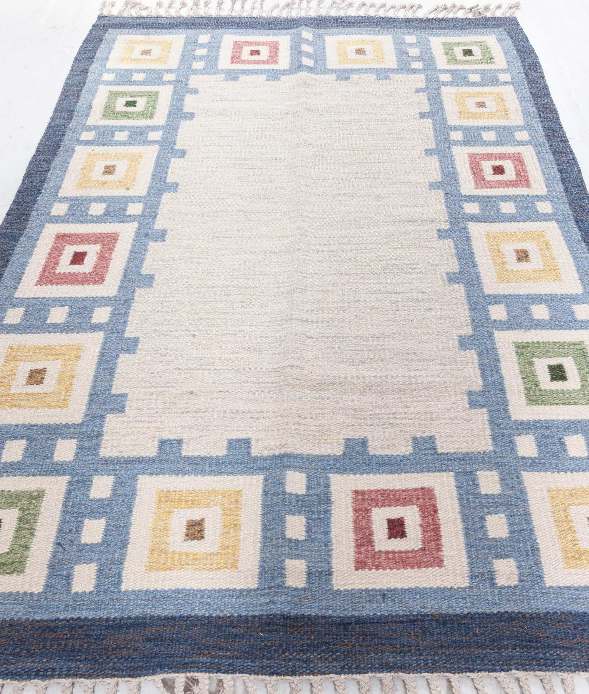 Schwedischer flacher gewebter Vintage-Teppich von Erik Lundberg
Größe: 4'7