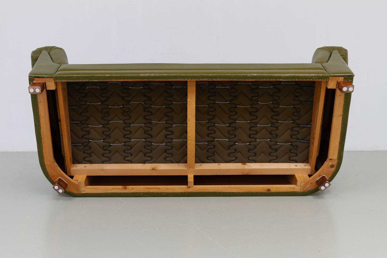 Sofa Chesterfield suédois vintage en cuir vert, années 1970 en vente 13