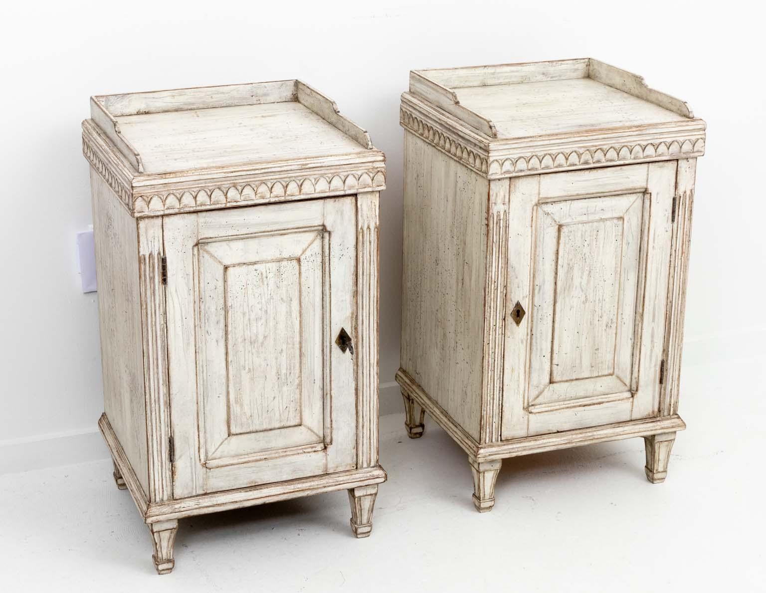 gustavian side table