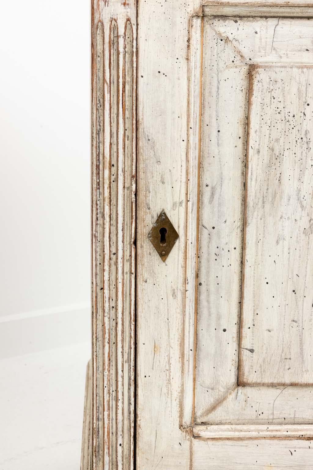 gustavian bedside tables