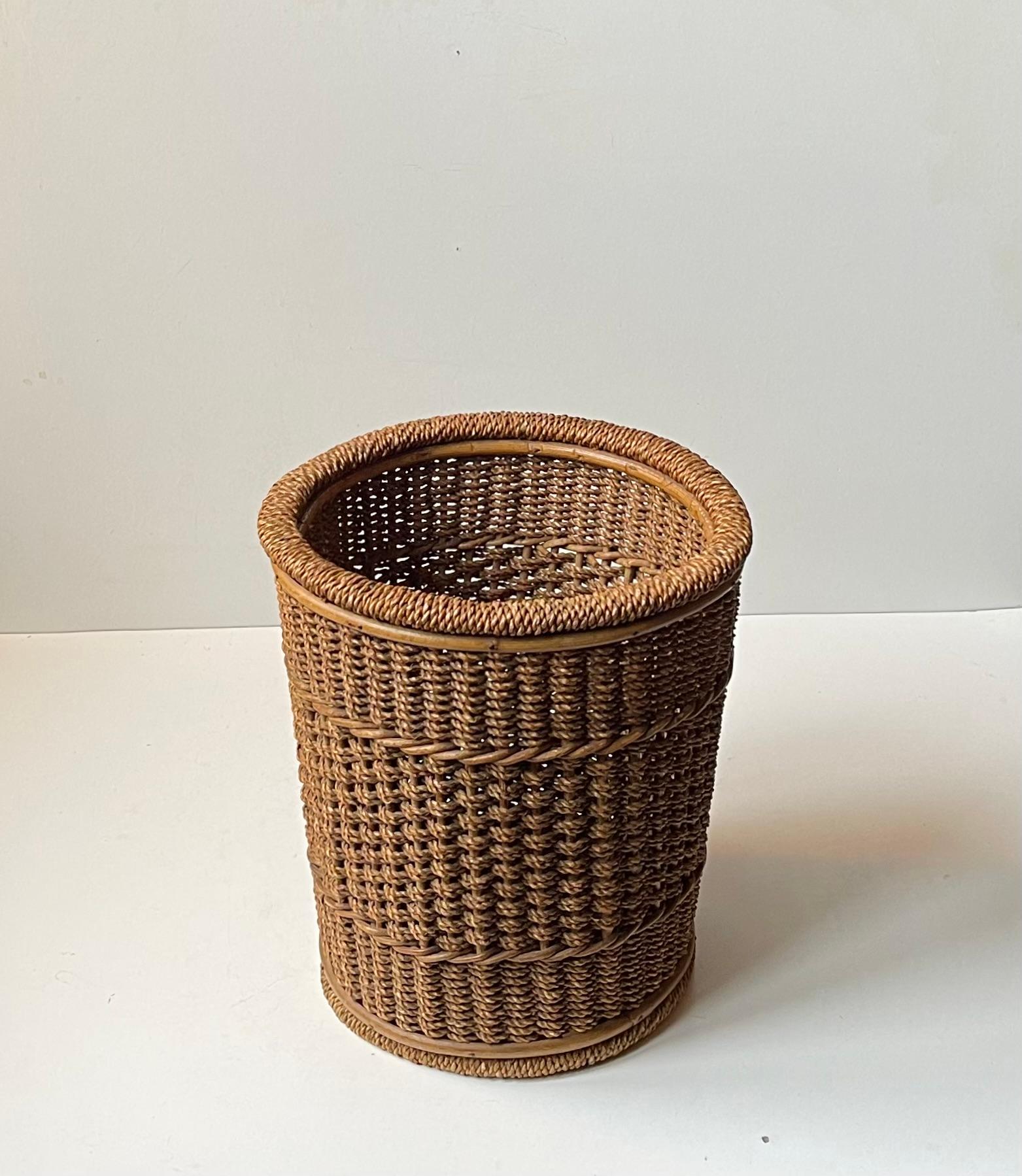 Hand-Woven Vintage Swedish Hand-woven Waste Bin in Paper Yarn & Willow, 1960s For Sale