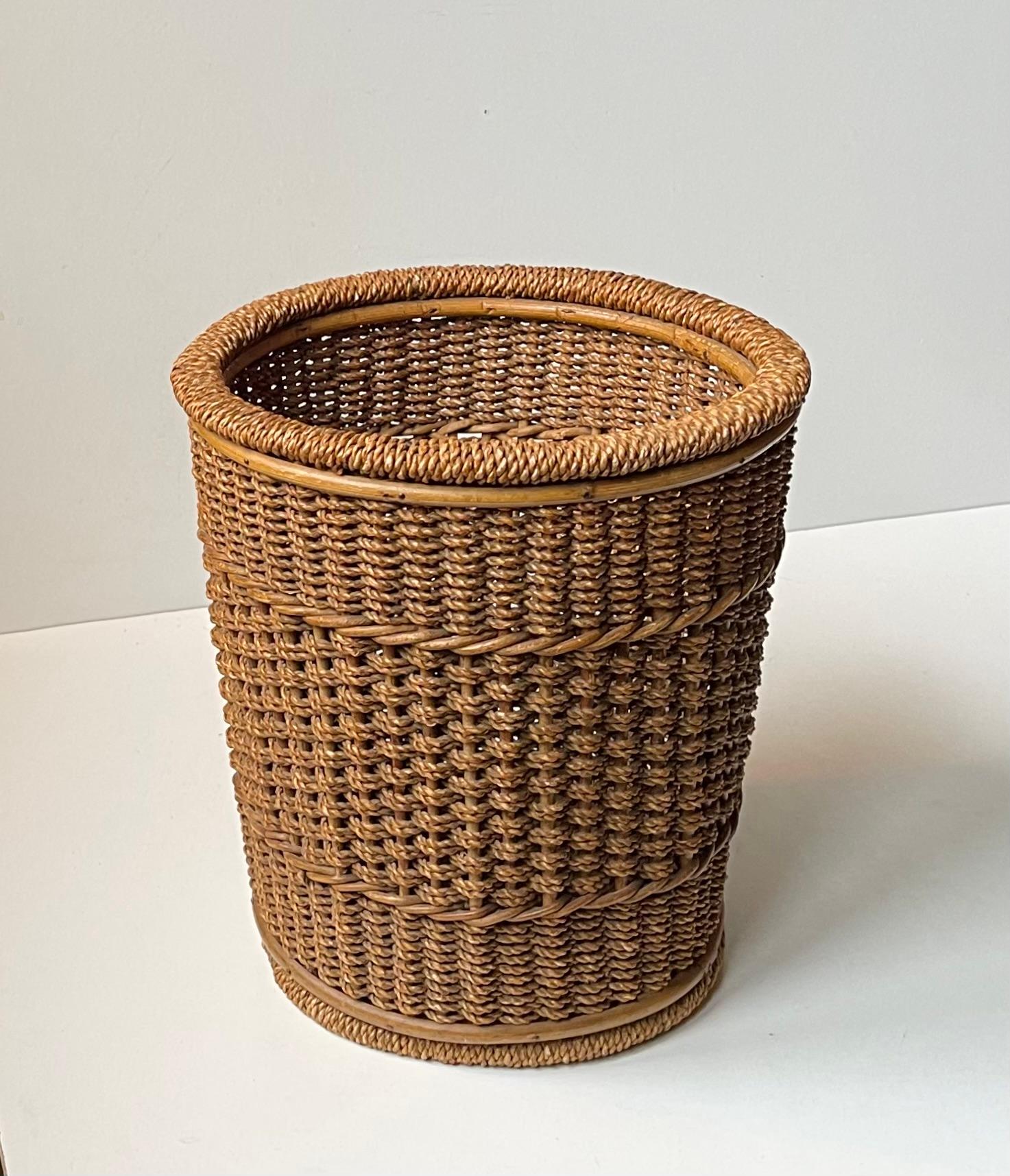 Vintage Swedish Hand-woven Waste Bin in Paper Yarn & Willow, 1960s In Good Condition For Sale In Esbjerg, DK