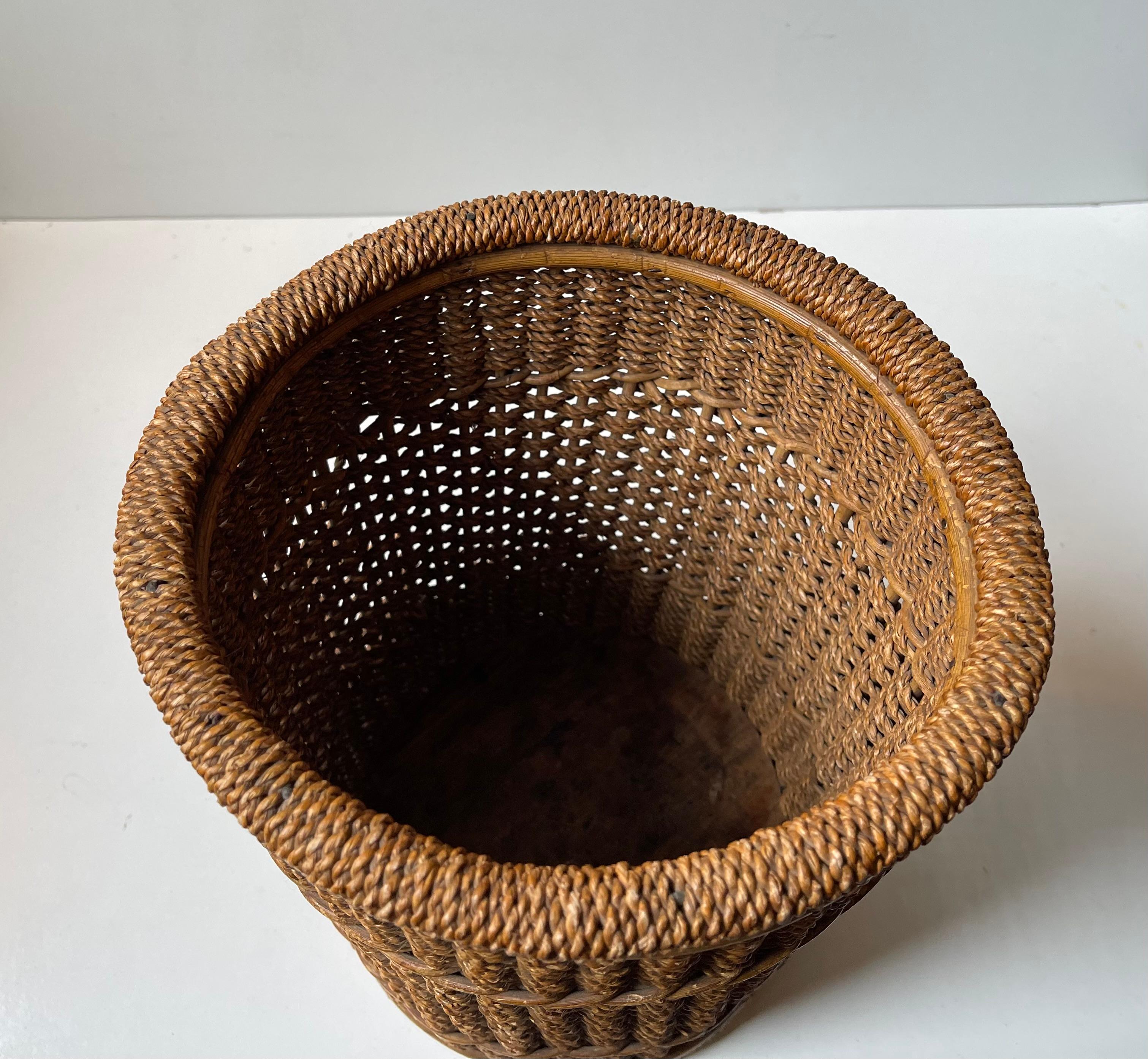 Mid-20th Century Vintage Swedish Hand-woven Waste Bin in Paper Yarn & Willow, 1960s For Sale
