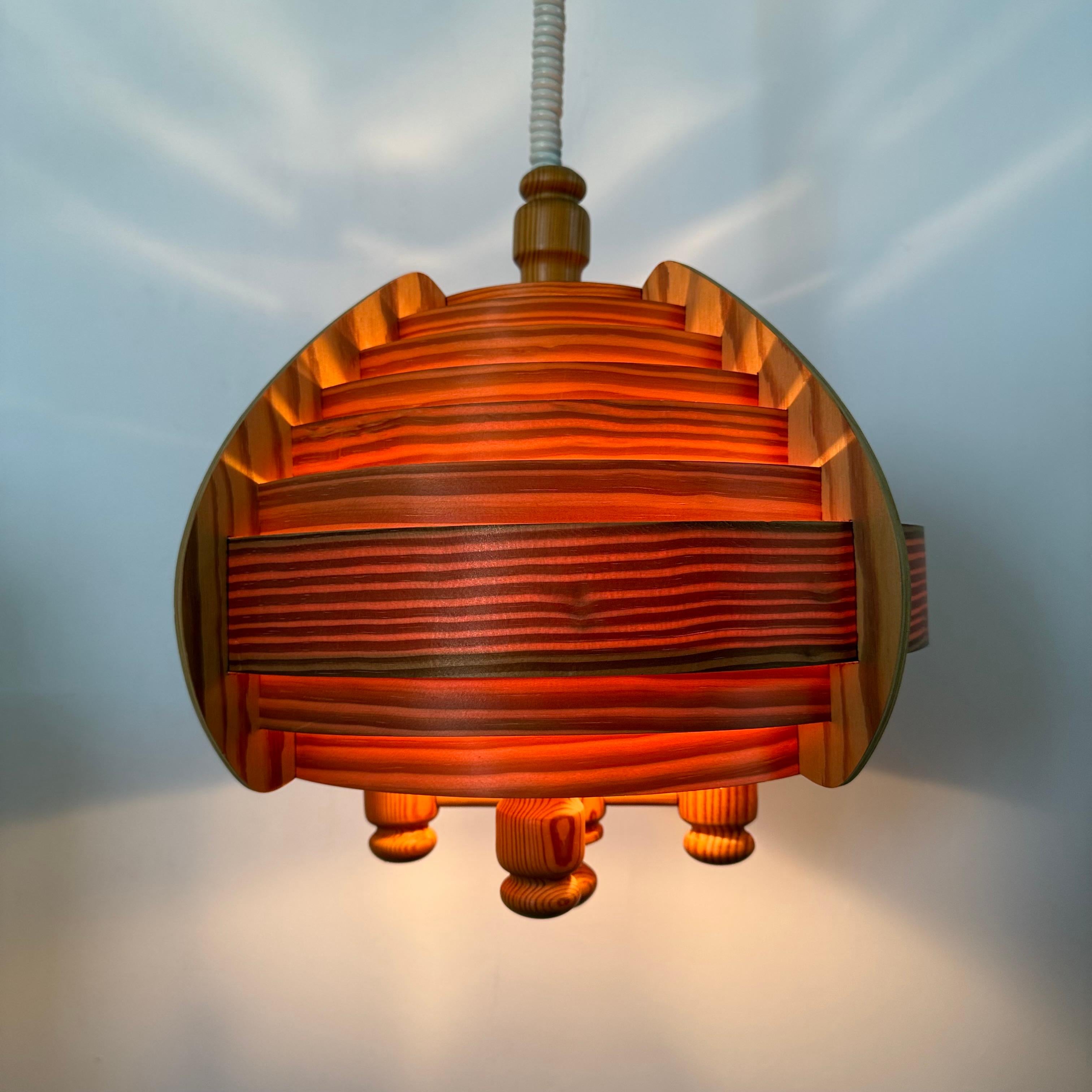 Vintage swedish Hans Agne Jackobsson lamella hanging lamp , 1970s Moderno de mediados de siglo en venta