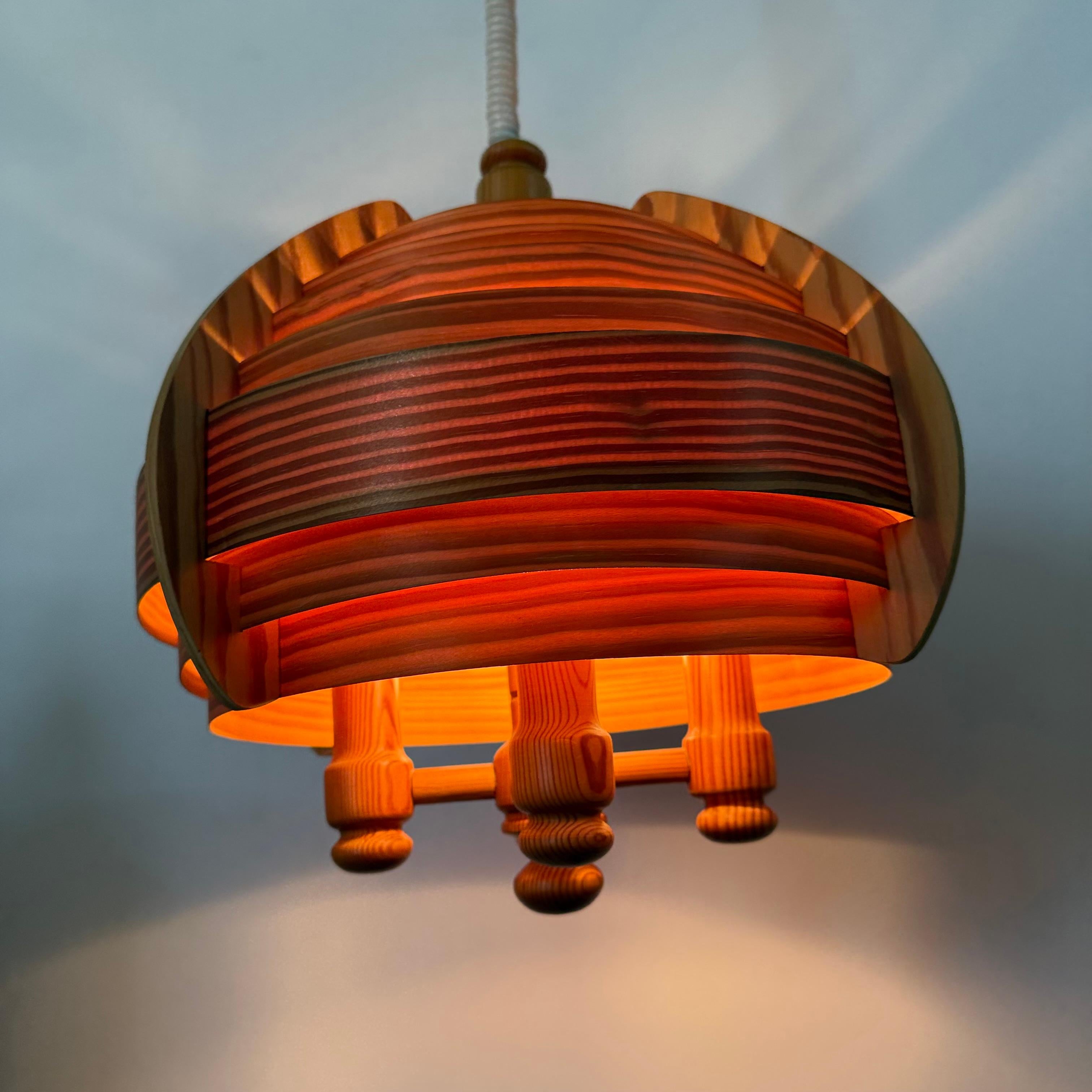 Vintage swedish Hans Agne Jackobsson lamella hanging lamp , 1970s finales del siglo XX en venta