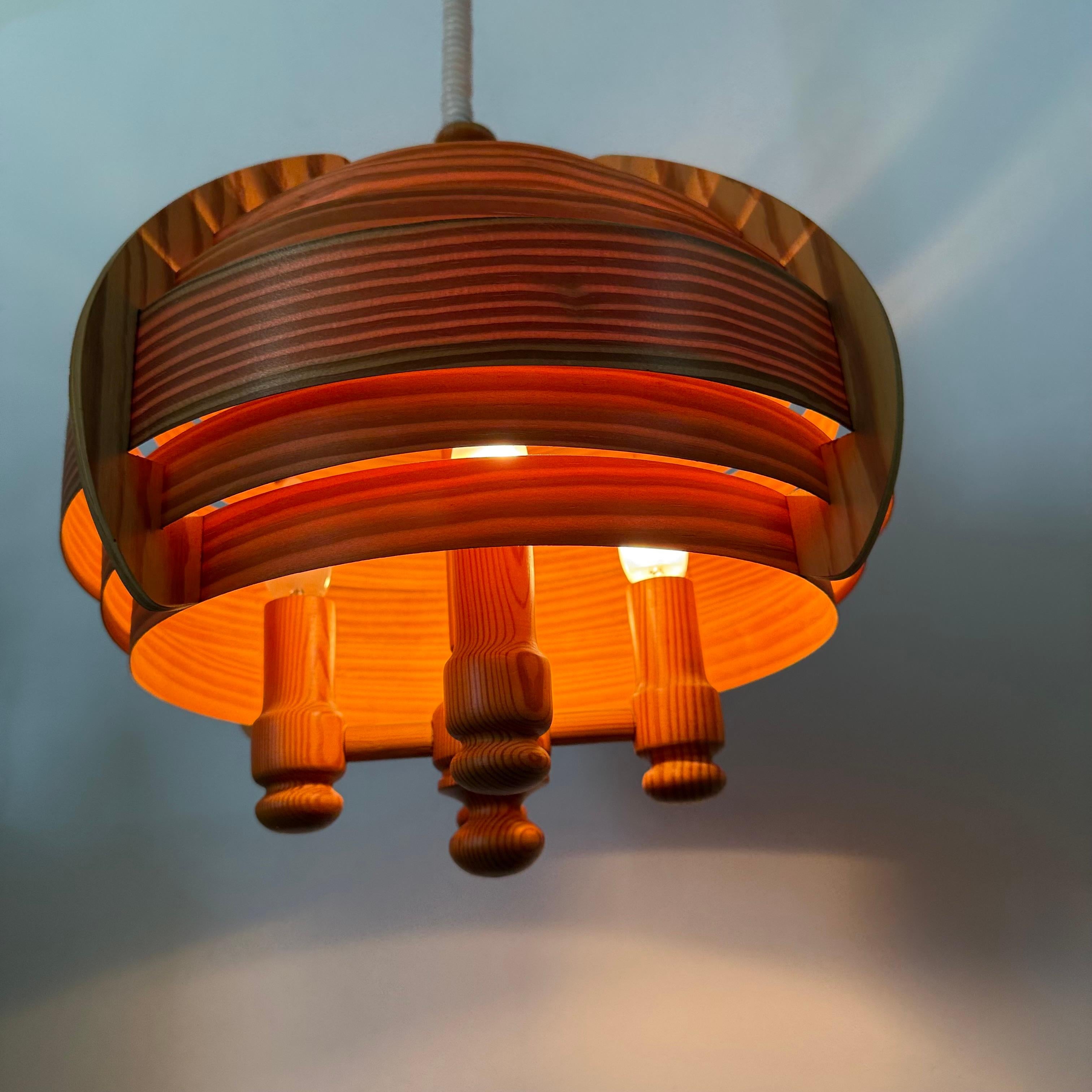 Vintage swedish Hans Agne Jackobsson lamella hanging lamp , 1970s Madera en venta