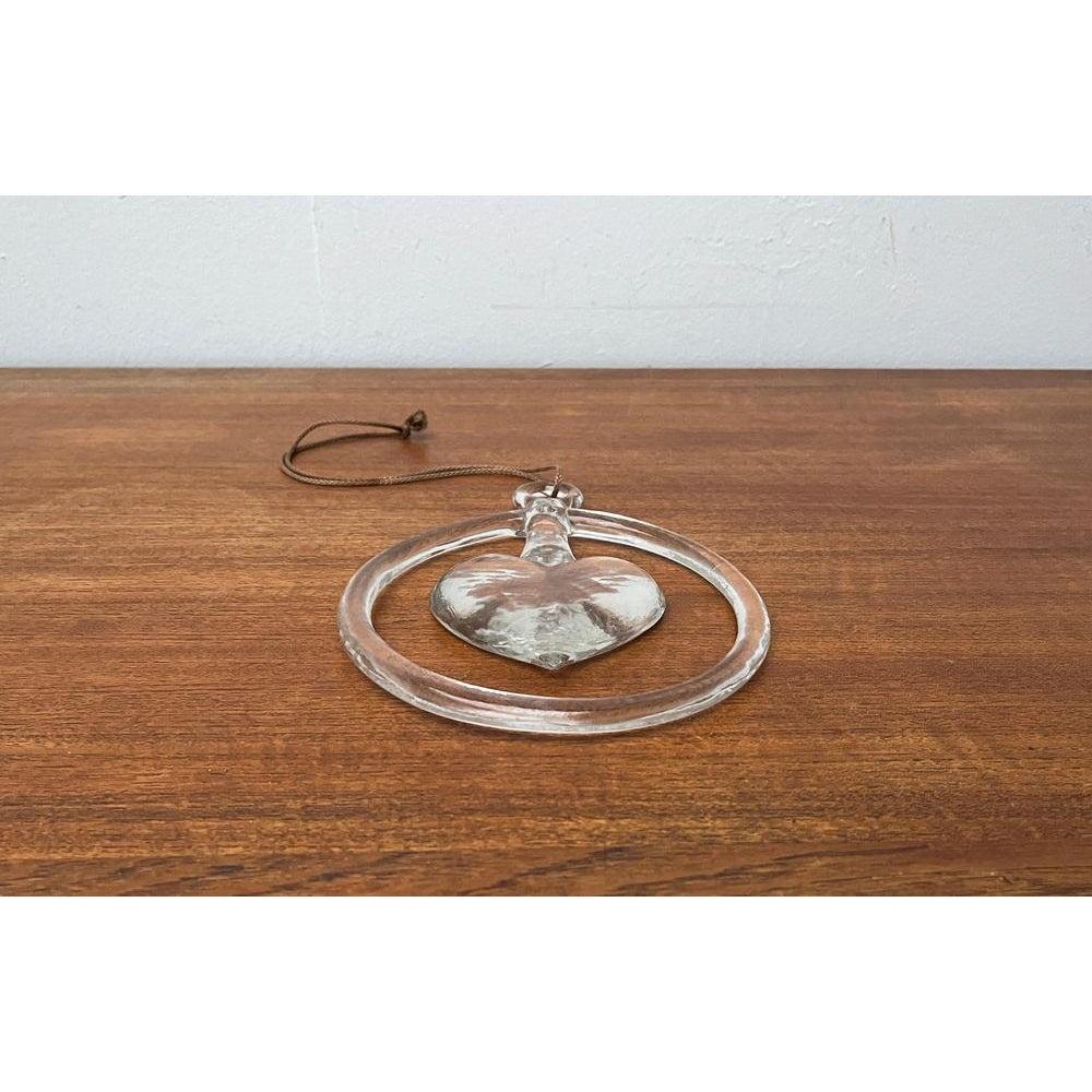 Decorazione svedese d'epoca per finestra a cuore in vetro di Bertil Vallien, anni '70 in vendita 3