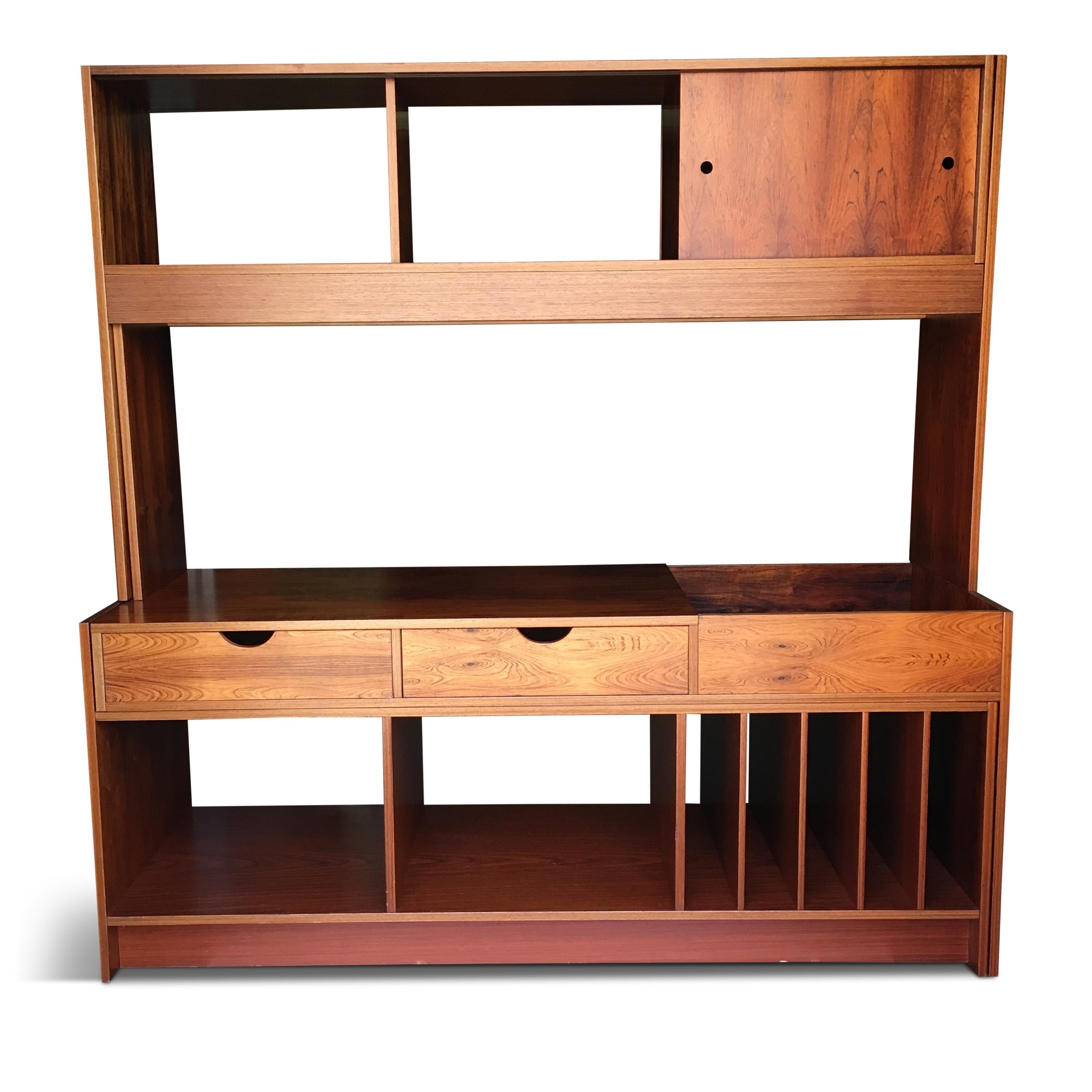 This console consists of four separate parts, placed on each other. Can be exposed both sides.

Measures: H 151 cm/H 61 cm (with no shelf)
D 50 cm
W 150 cm.