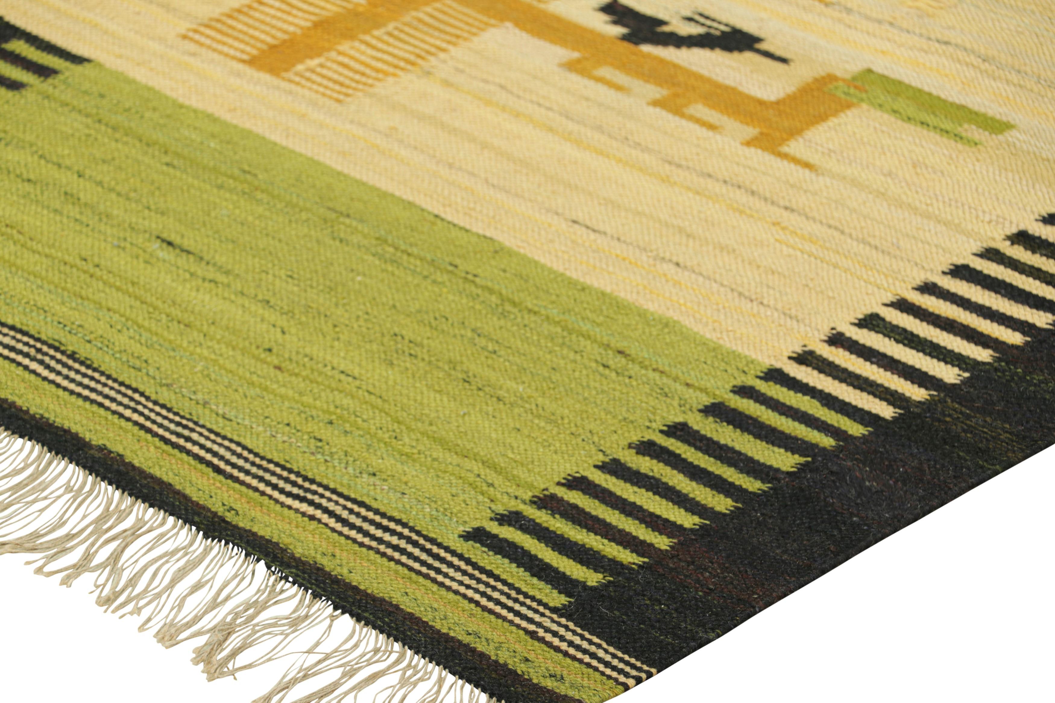 Vintage Scandinavian Kilim with Geometric Patterns  Rug and Kilim In Good Condition For Sale In Long Island City, NY