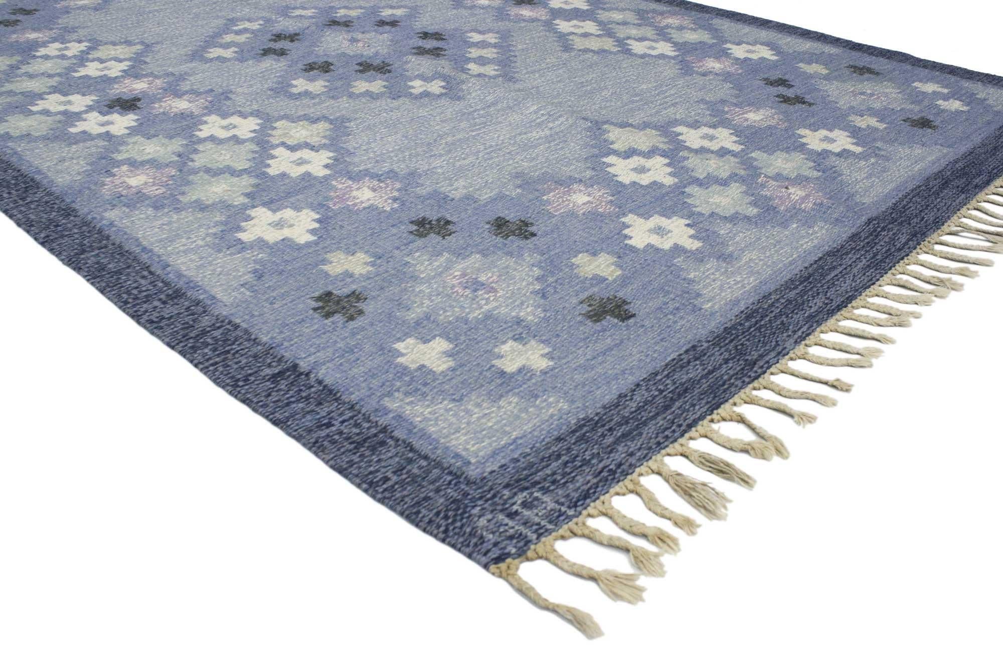 ?77036 vintage Swedish Kilim Rollakan rug by Asa Akerlund, 05'06 x 07'08.
Emboding the simplicity of Scandinavian Modern style with incredible detail and texture, this handwoven vintage Swedish rollakan rug is a captivating vision of woven beauty.