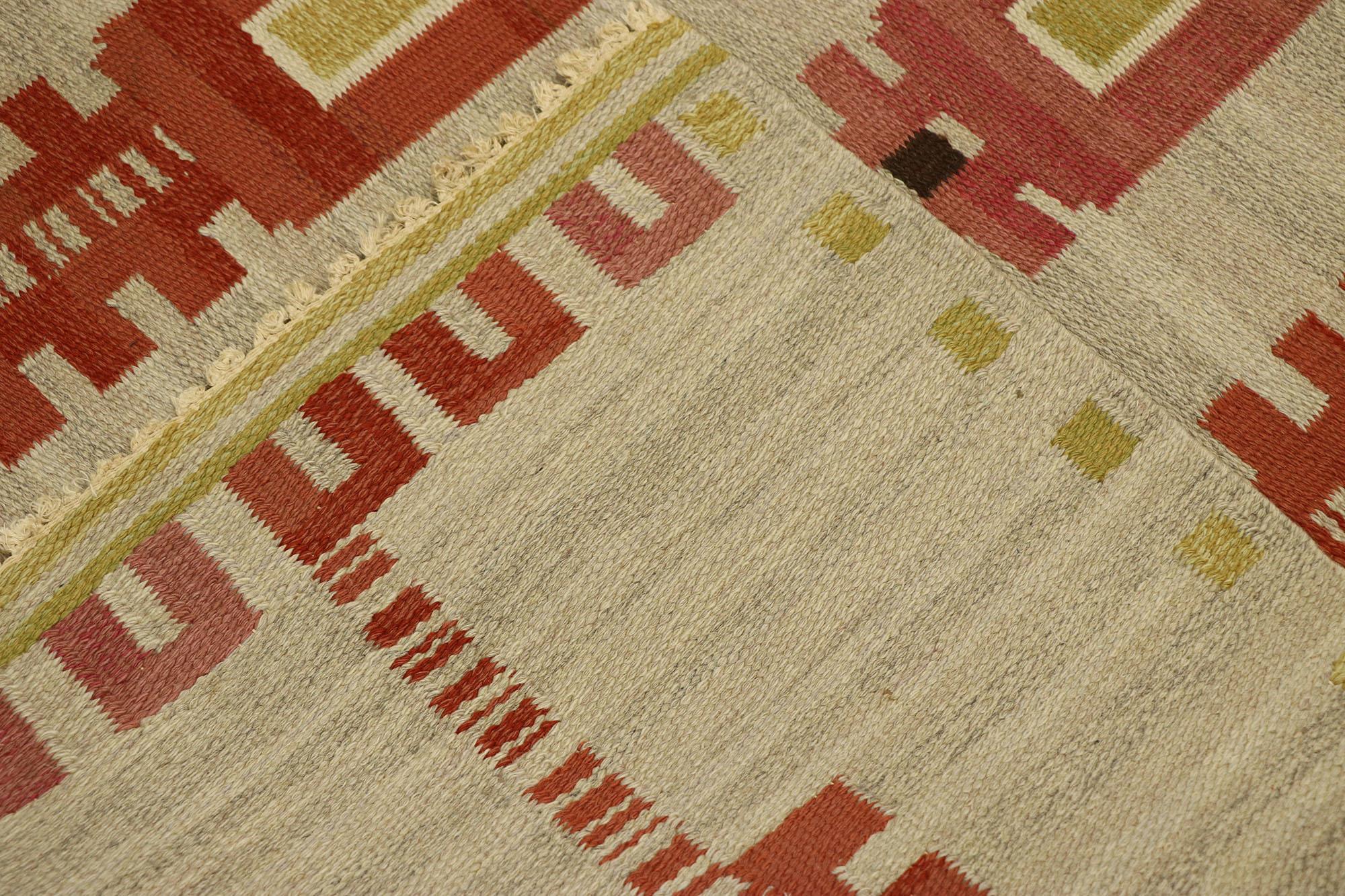 Wool Vintage Swedish Kilim Röllakan Rug with Scandinavian Modern Style, Flatweave Rug