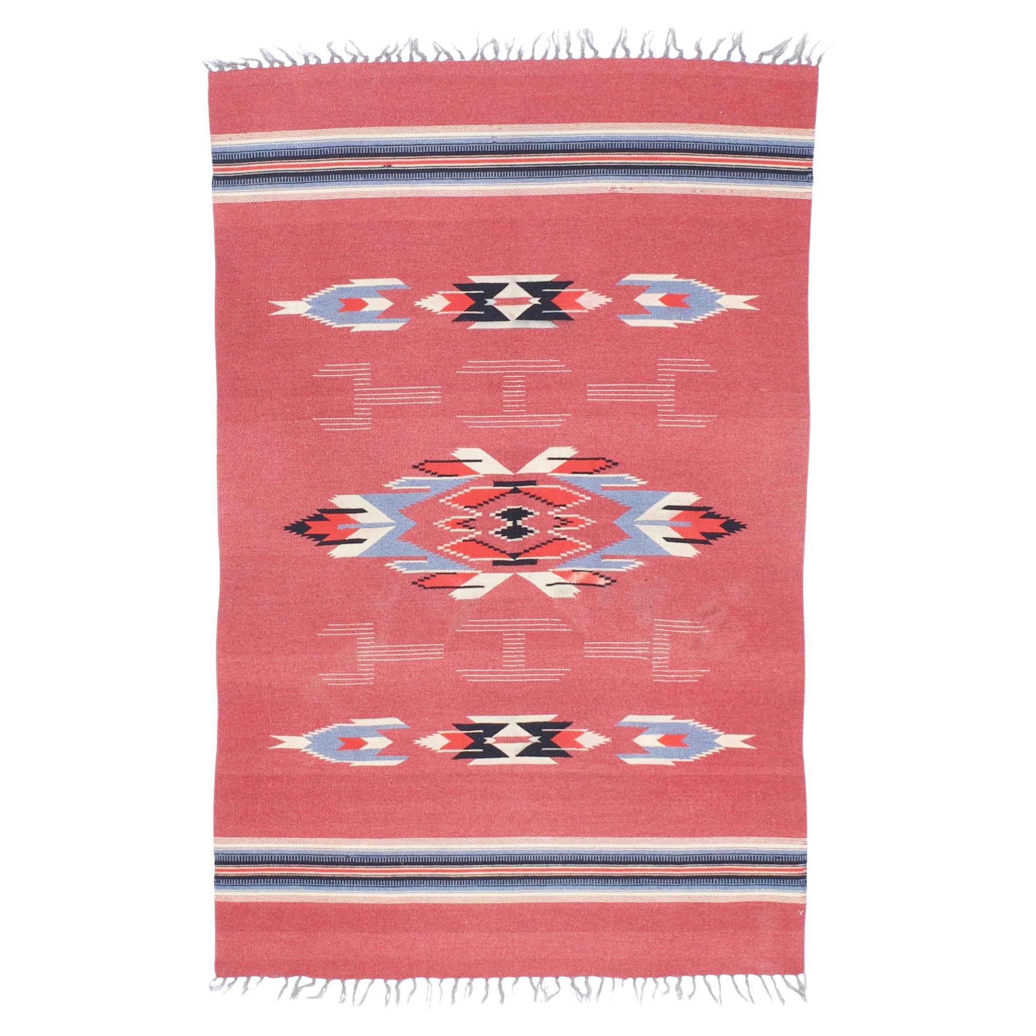 Rug & Kilim suédois vintage 3'7" x 5'9"