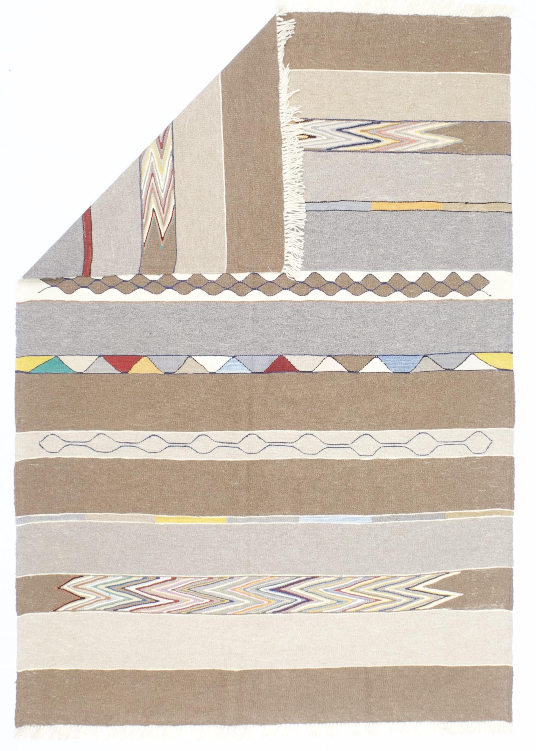 Vintage Swedish Kilim Rug 4’10